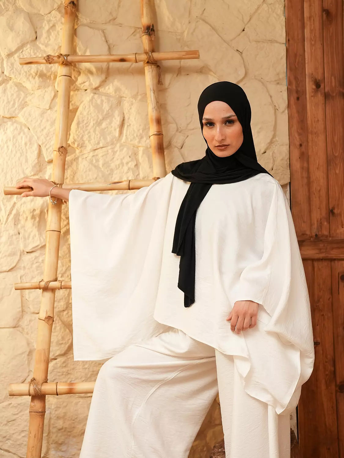 SILKY WHITE WOMAN SET 3