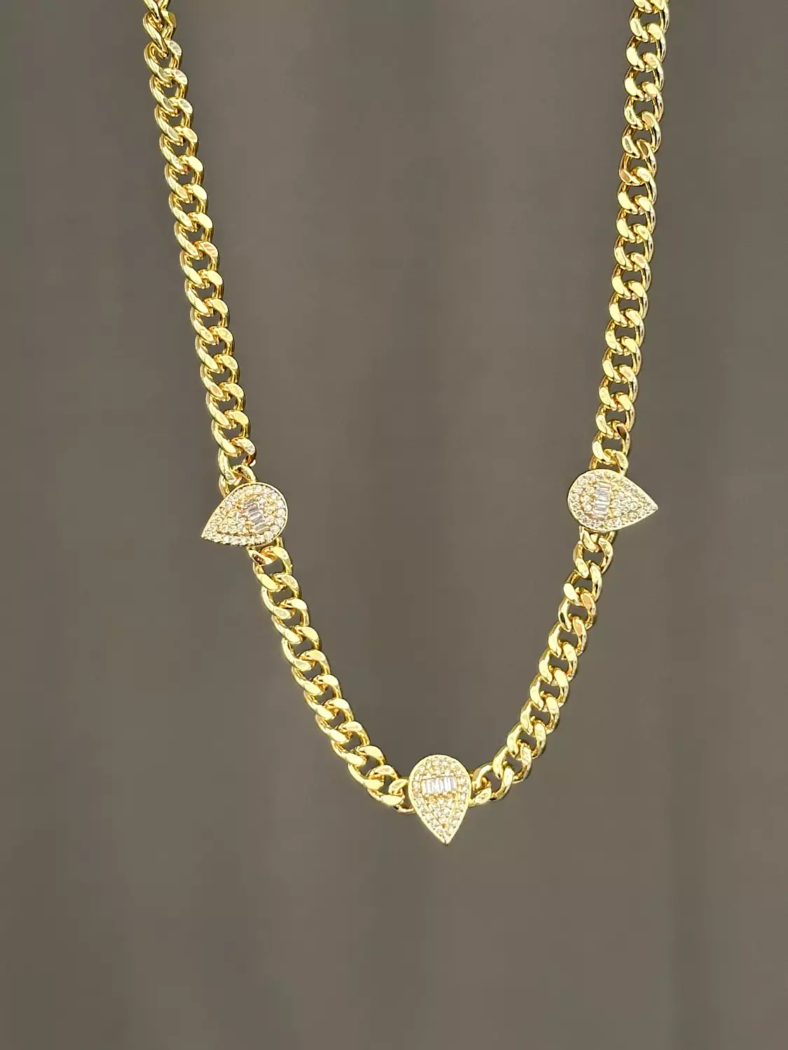 Diamonds Mystery chokers 3