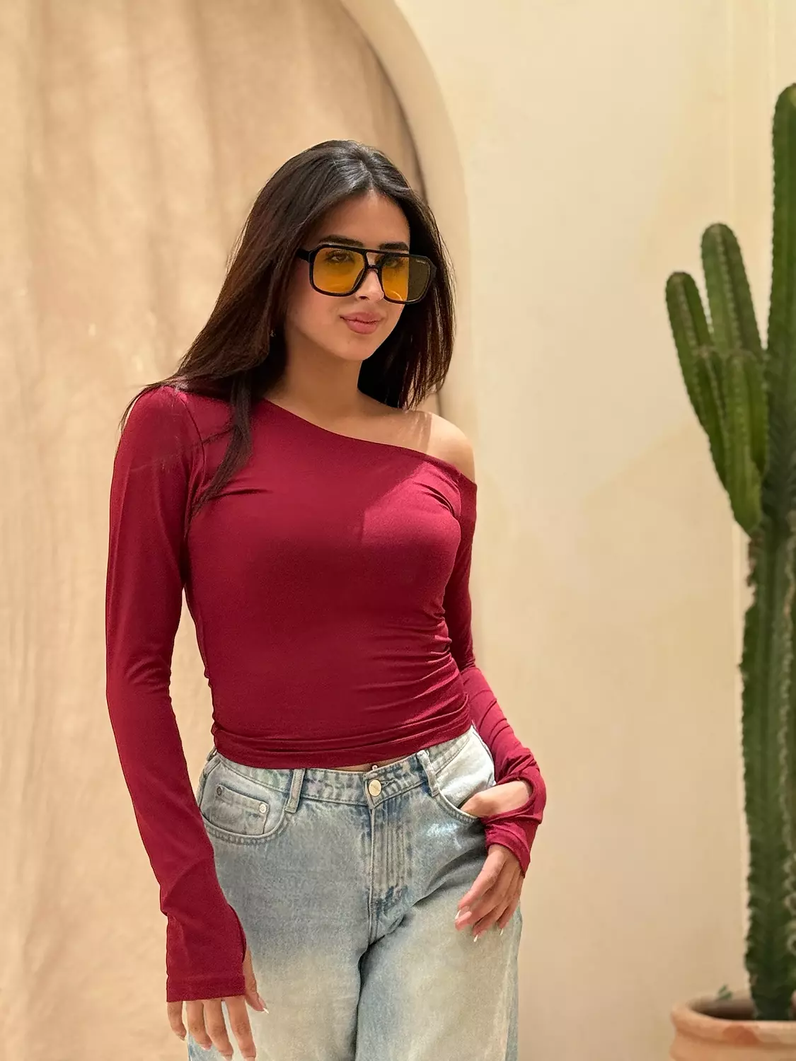 069 Asymmetic Top with Finger 6