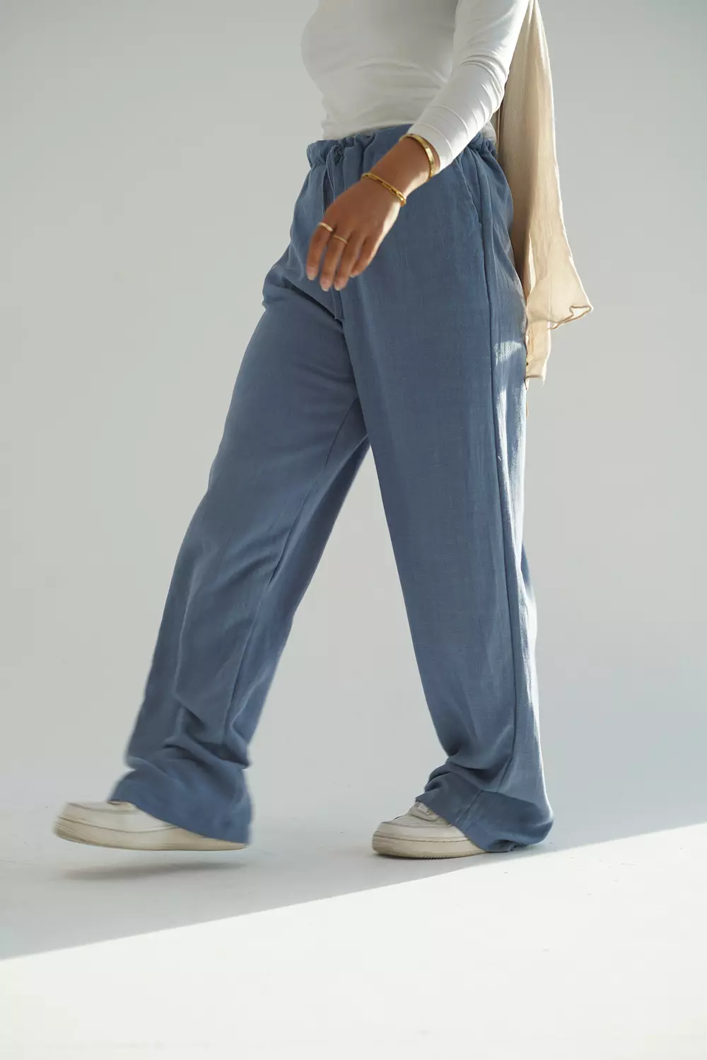 Blue linen trousers with waistband 2
