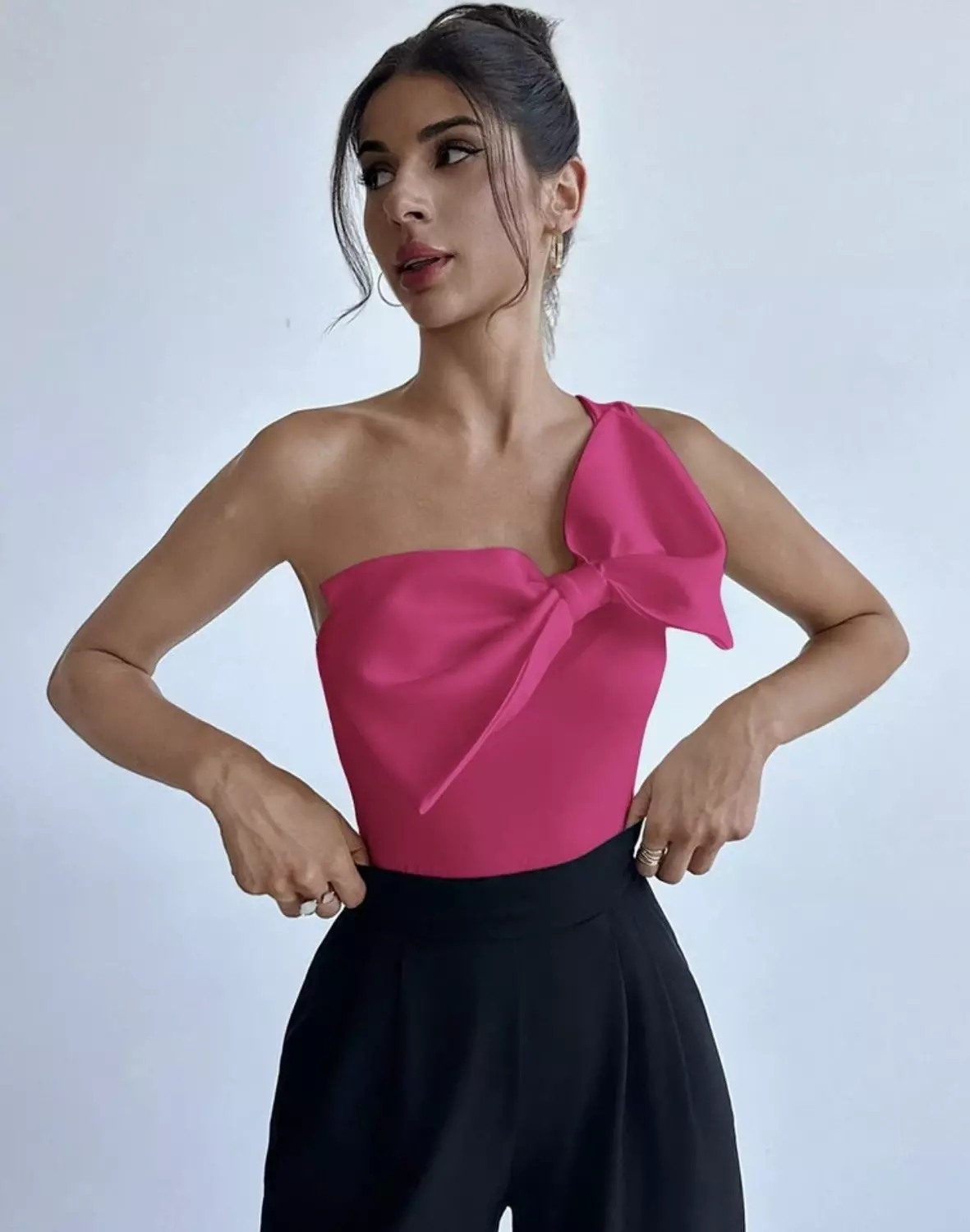 Diva bow top hover image