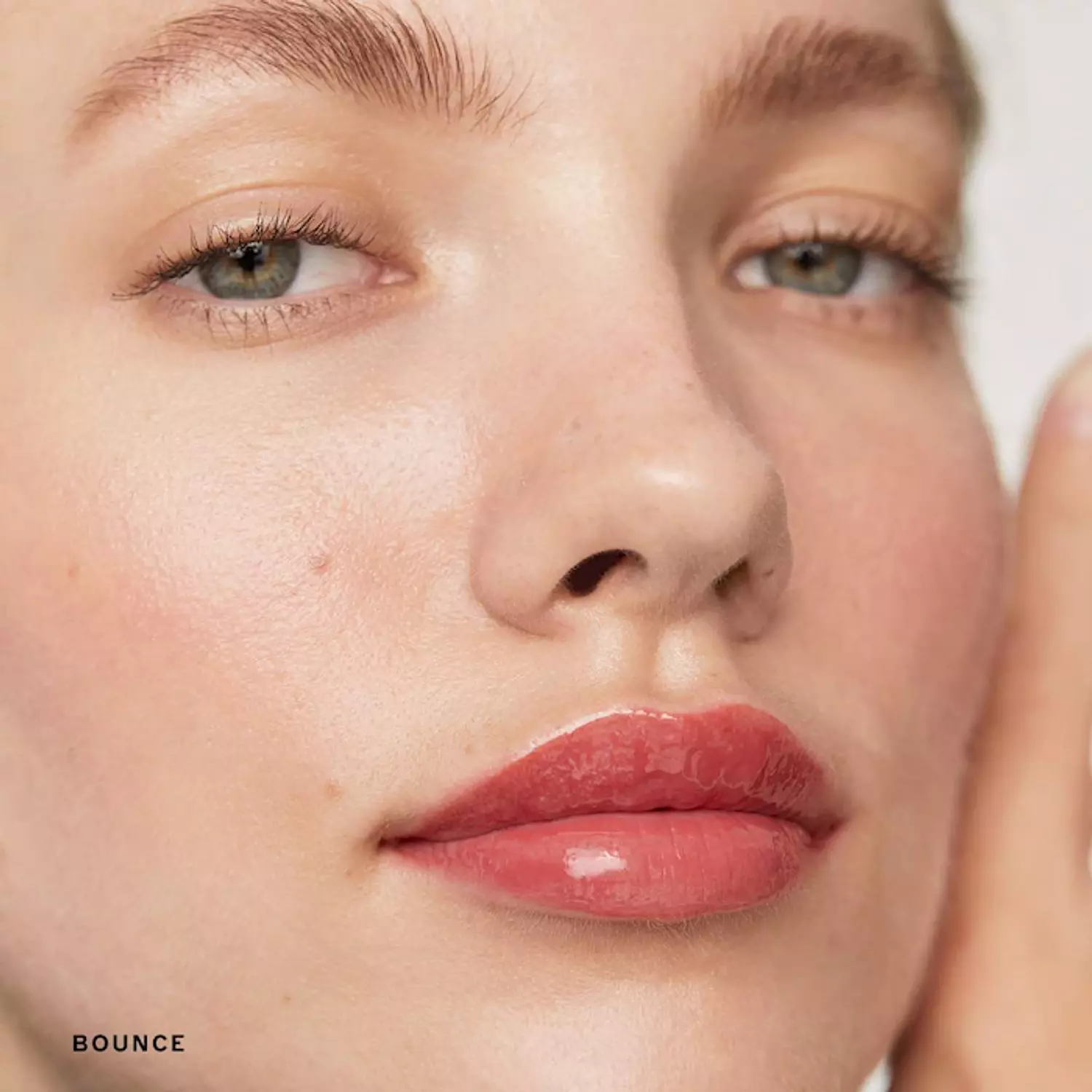 MERIT Day Glow Dewy Highlighting Balm 4