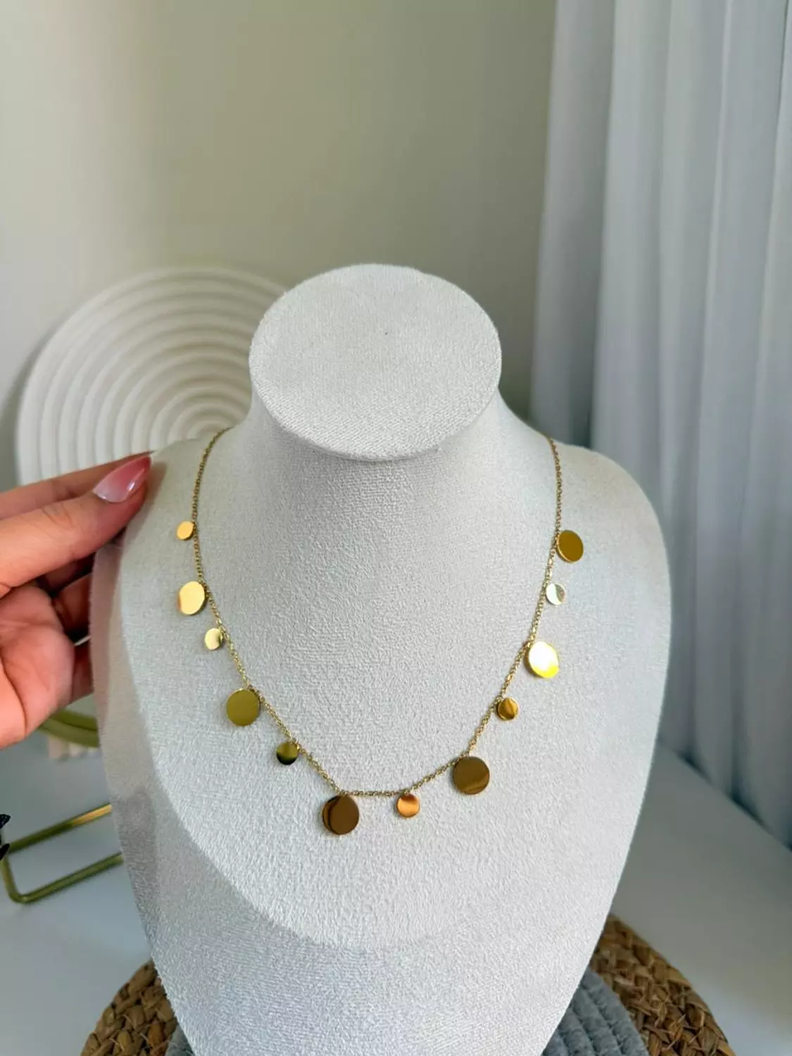 Simple gold necklace  image