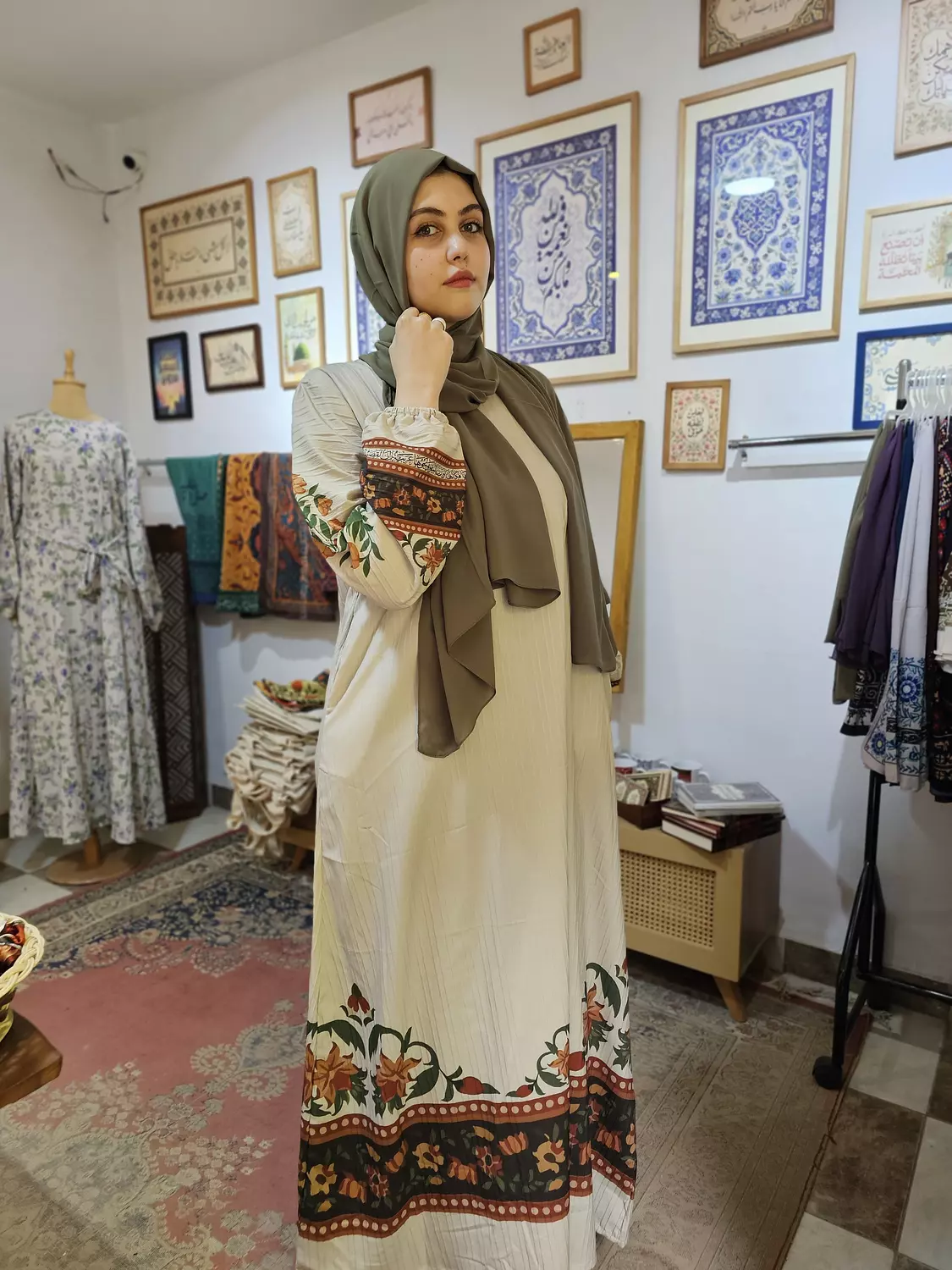 عَرَبِيّة/فستان image