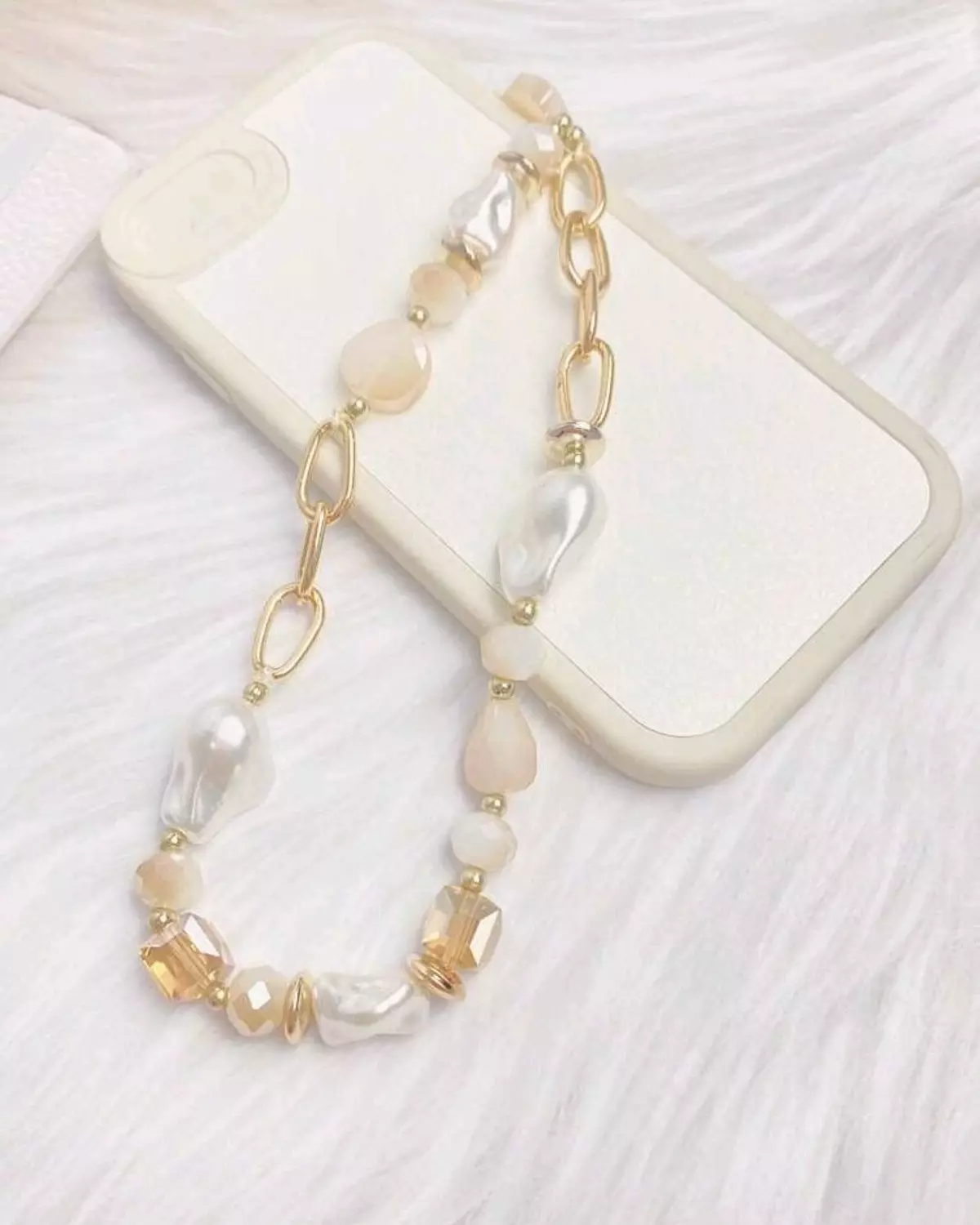 White pearl Mobile Chain 4