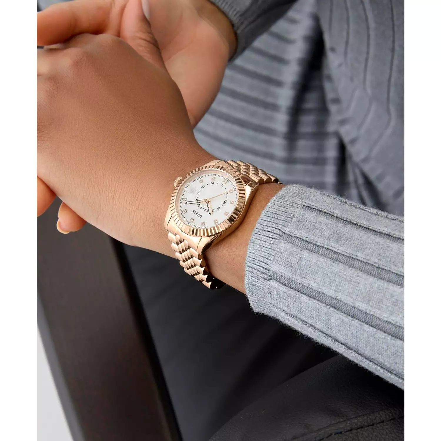 GUESS Ladies Jada Rose Gold Tone Multi-function Date Watch Rose Gold Tone Stainless Steel Bracelet GW0936L4 6