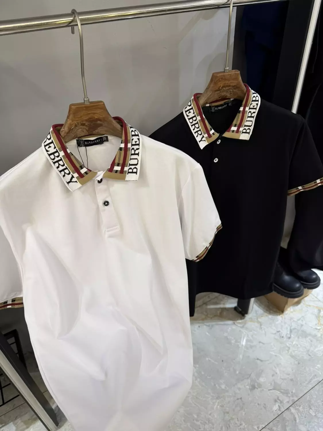 BURBERRY TSHIRT \ 2356 6