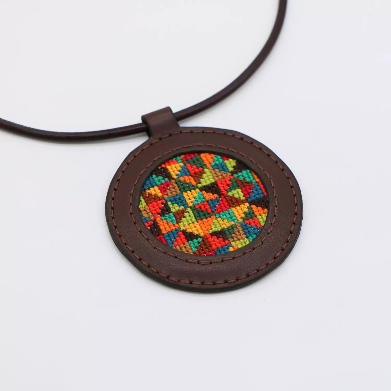 <h1><strong><span style="color: rgb(33, 37, 41)">LEATHER ACCESSORIES</span></strong></h1>
