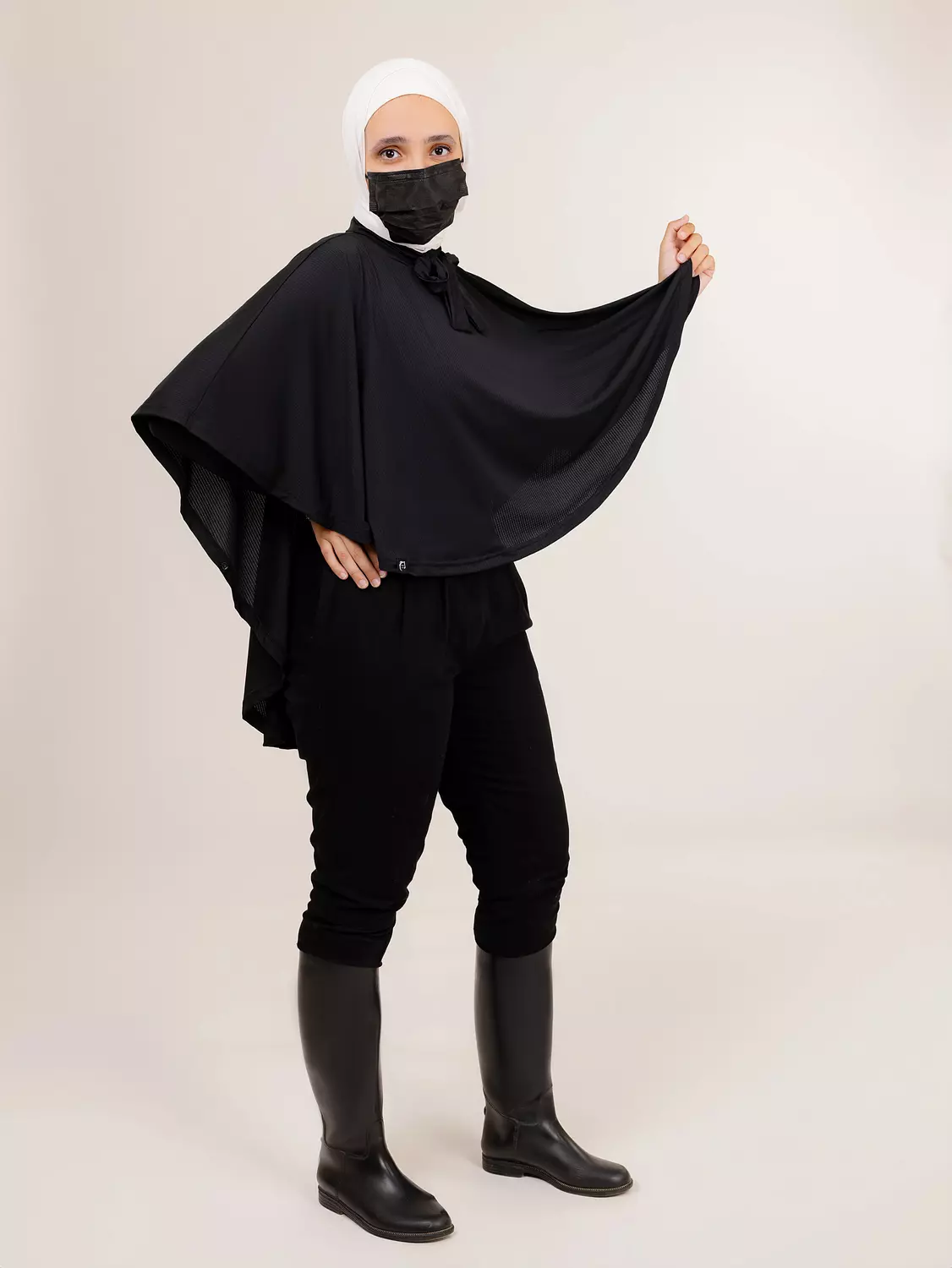 Lady Long Sports Cape 4