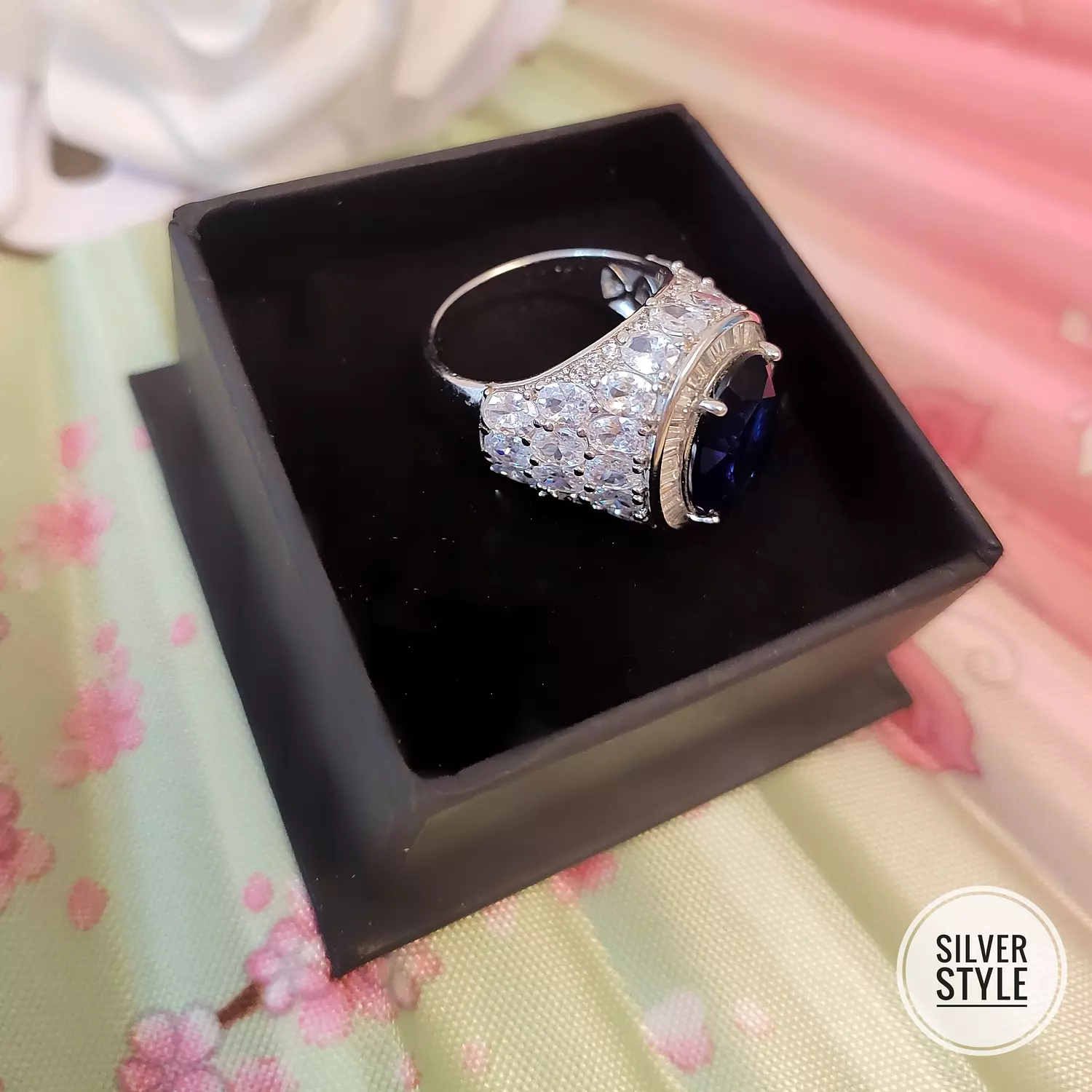 Luxurious Ring 3