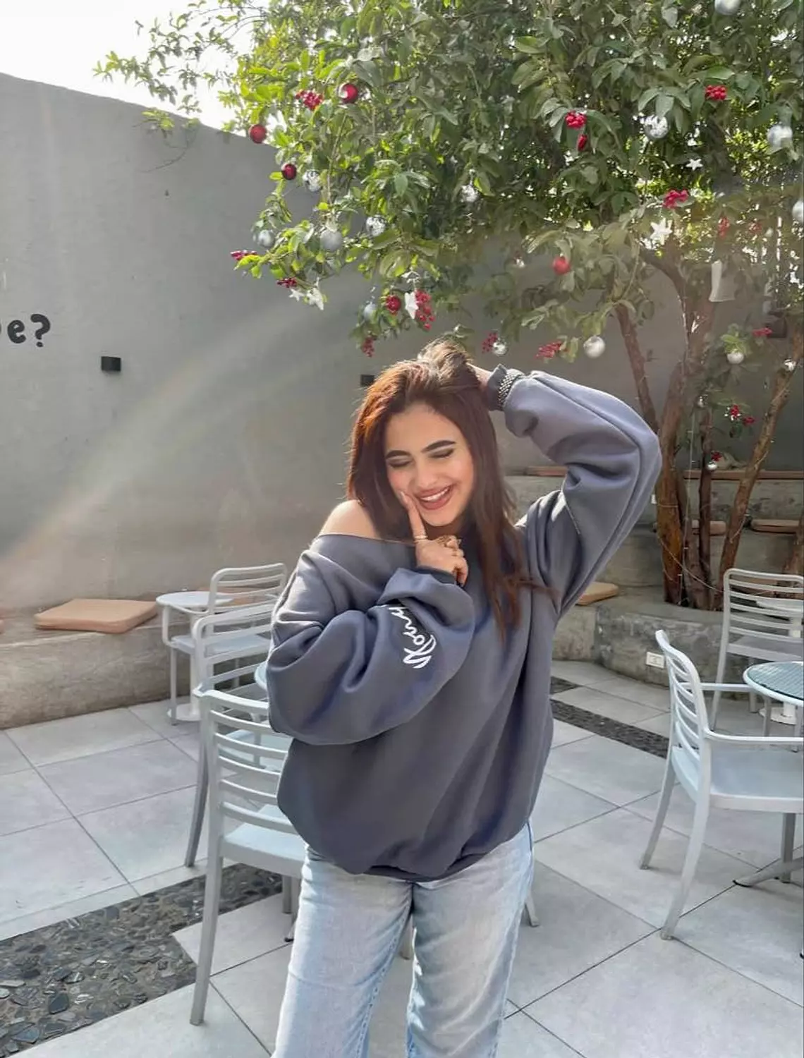 hoodie off shoulder 3