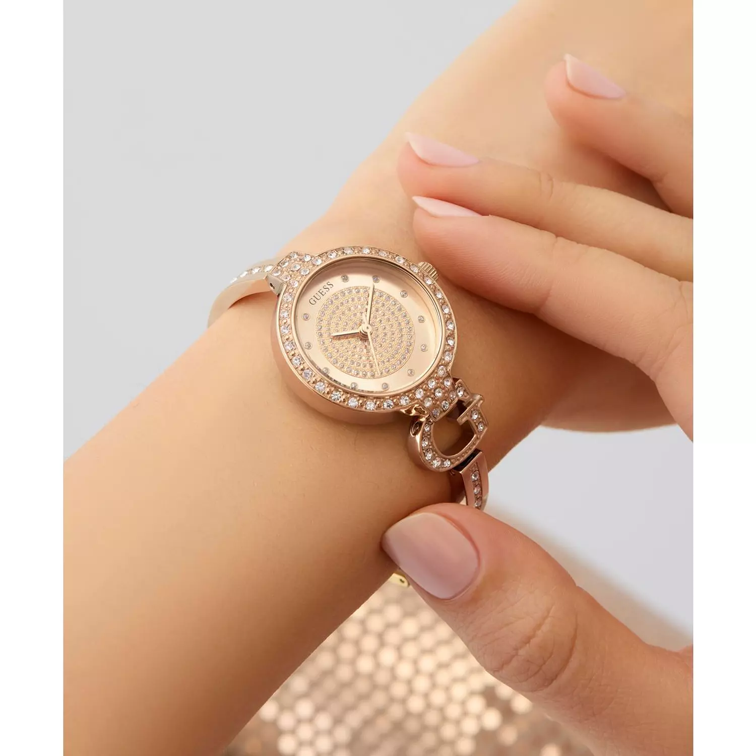 GUESS GISELLE Ladies Giselle Rose Gold Tone Analog Watch Rose Gold Tone Stainless Steel Polished Bracelet 8