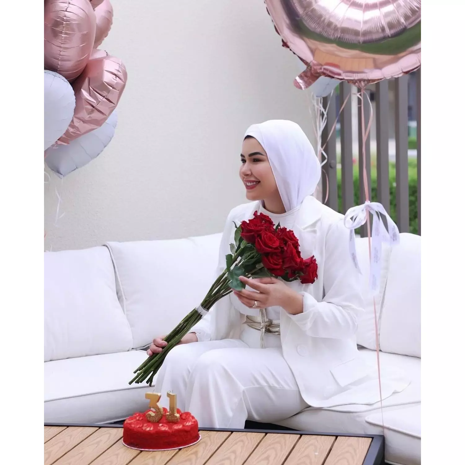 WHITE SUIT 4