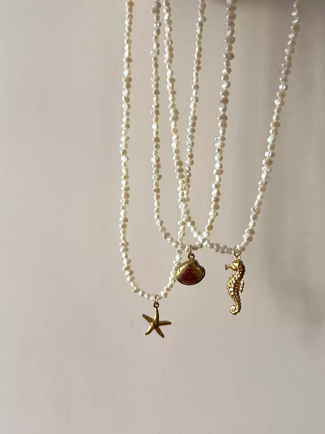 <p><span style="color: rgb(70, 71, 62)">Pearly Summer</span></p>