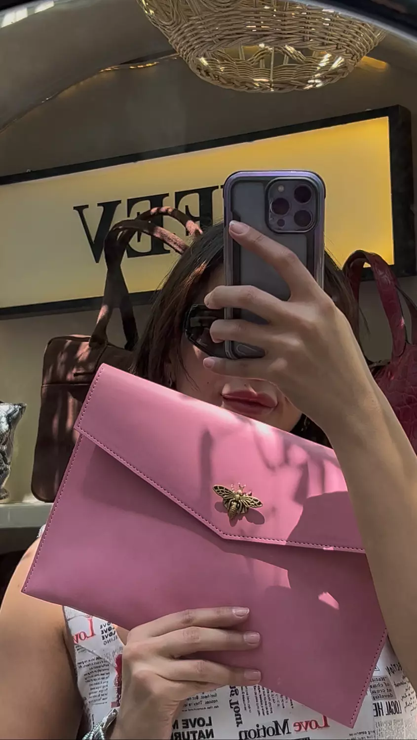 VeeV Pinky Clutch 9