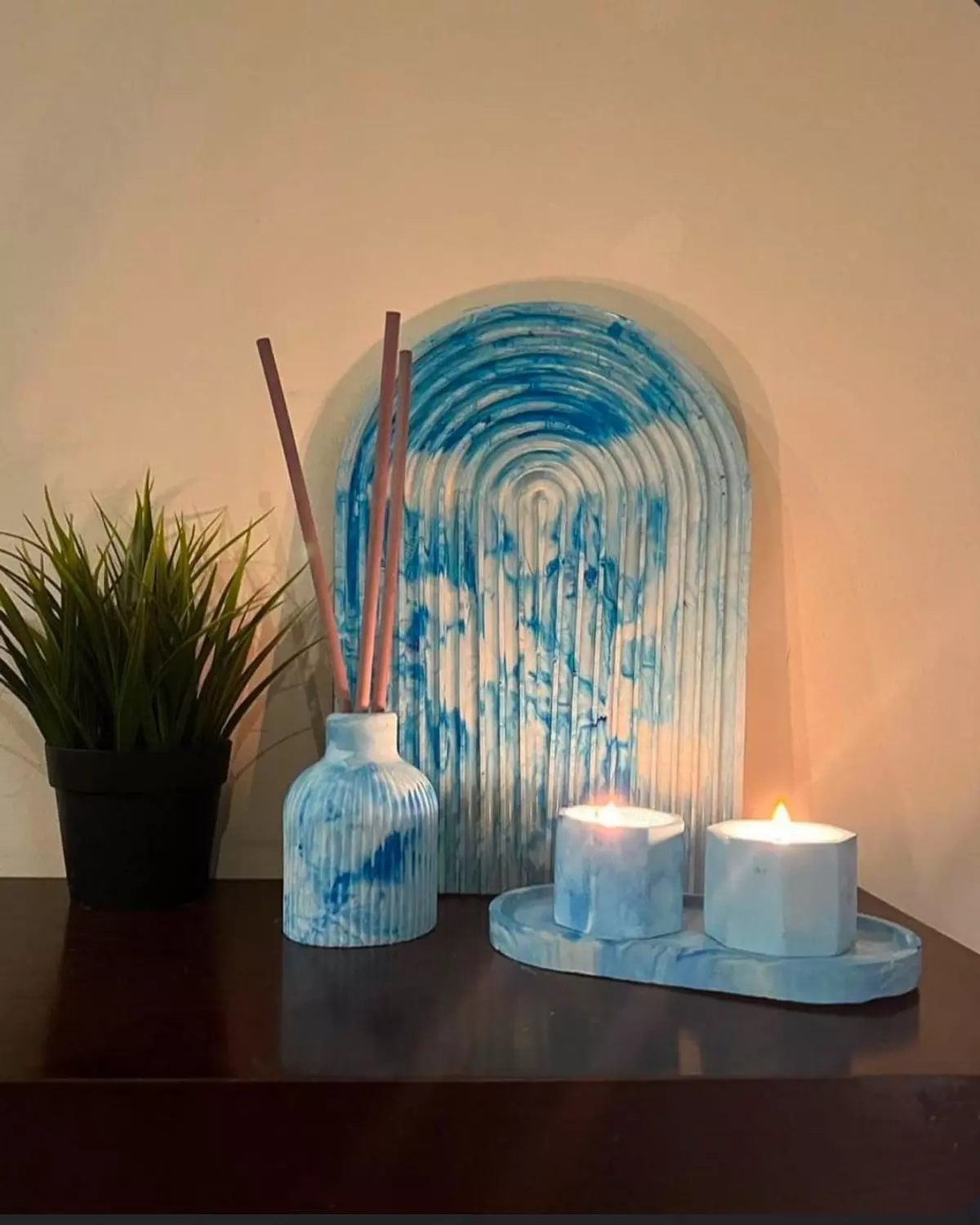 <h3 style="text-align: justify"><span style="color: #3b0d0d">Candles Collection »</span></h3>