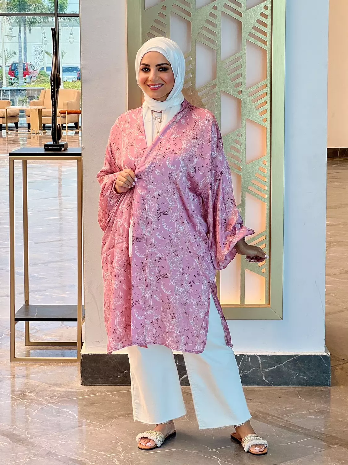 <p style="text-align: center"><br><strong>Silk Satin Patterned Cardigan - Kashmir</strong></p><hr><p style="text-align: center"></p>