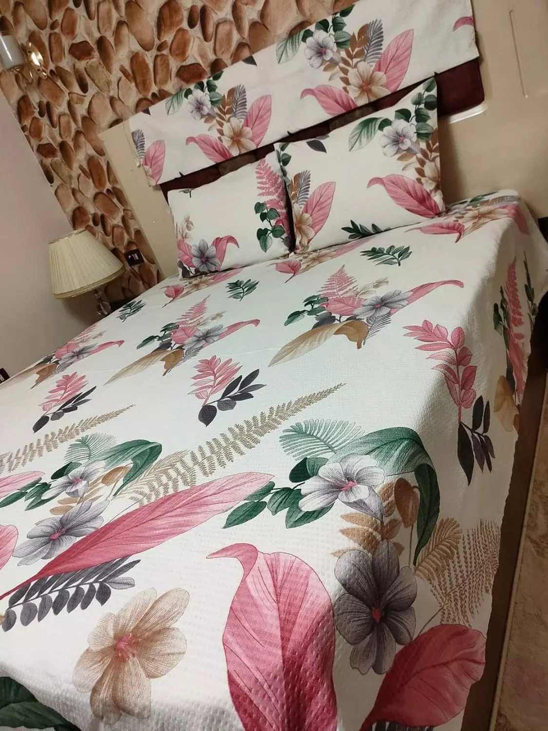 طقم ملايه كبير بيكا ورد اخضر   image