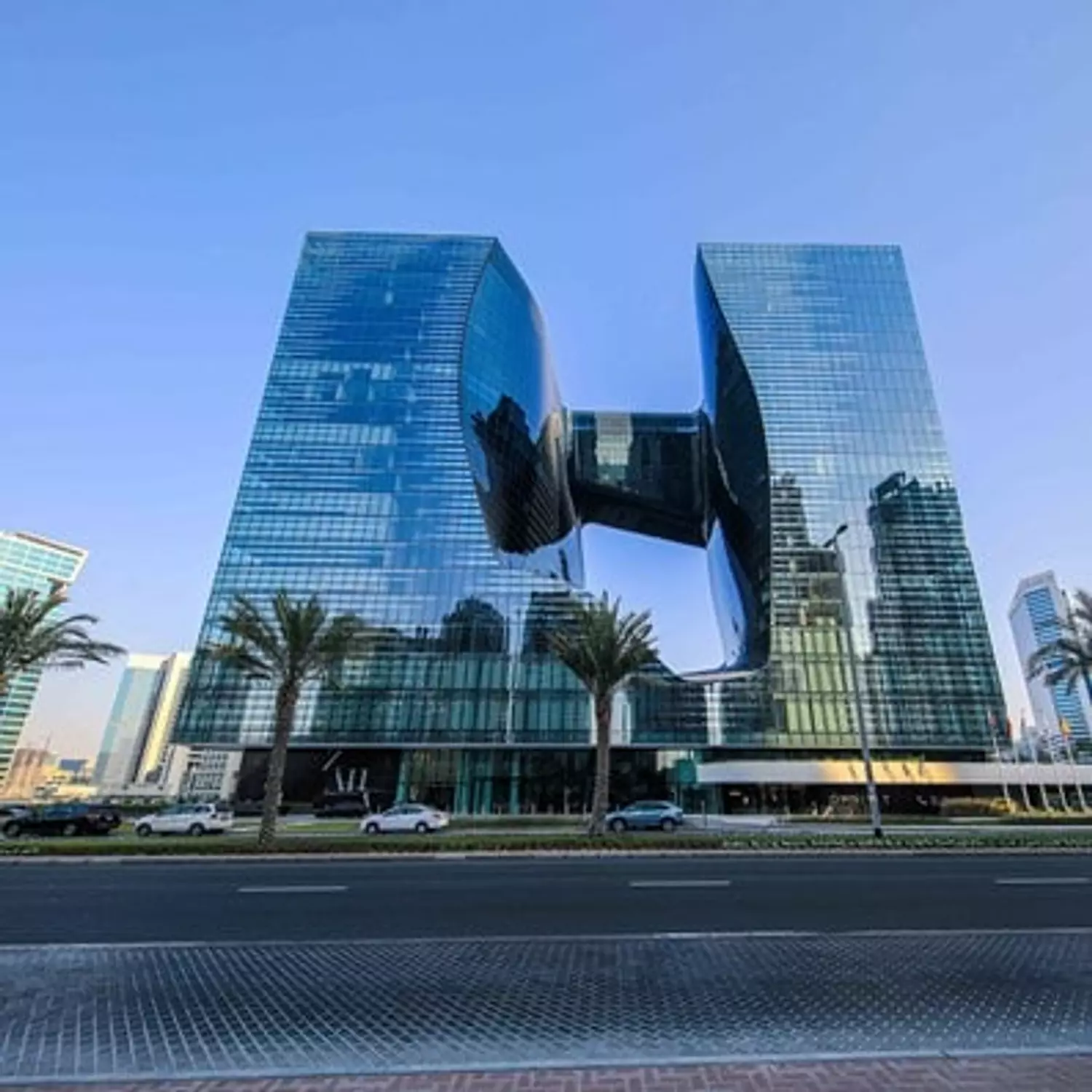 🎖️🌐 Zaha Hadid: The Iconic Architect Who Redefined the World of Architecture 1