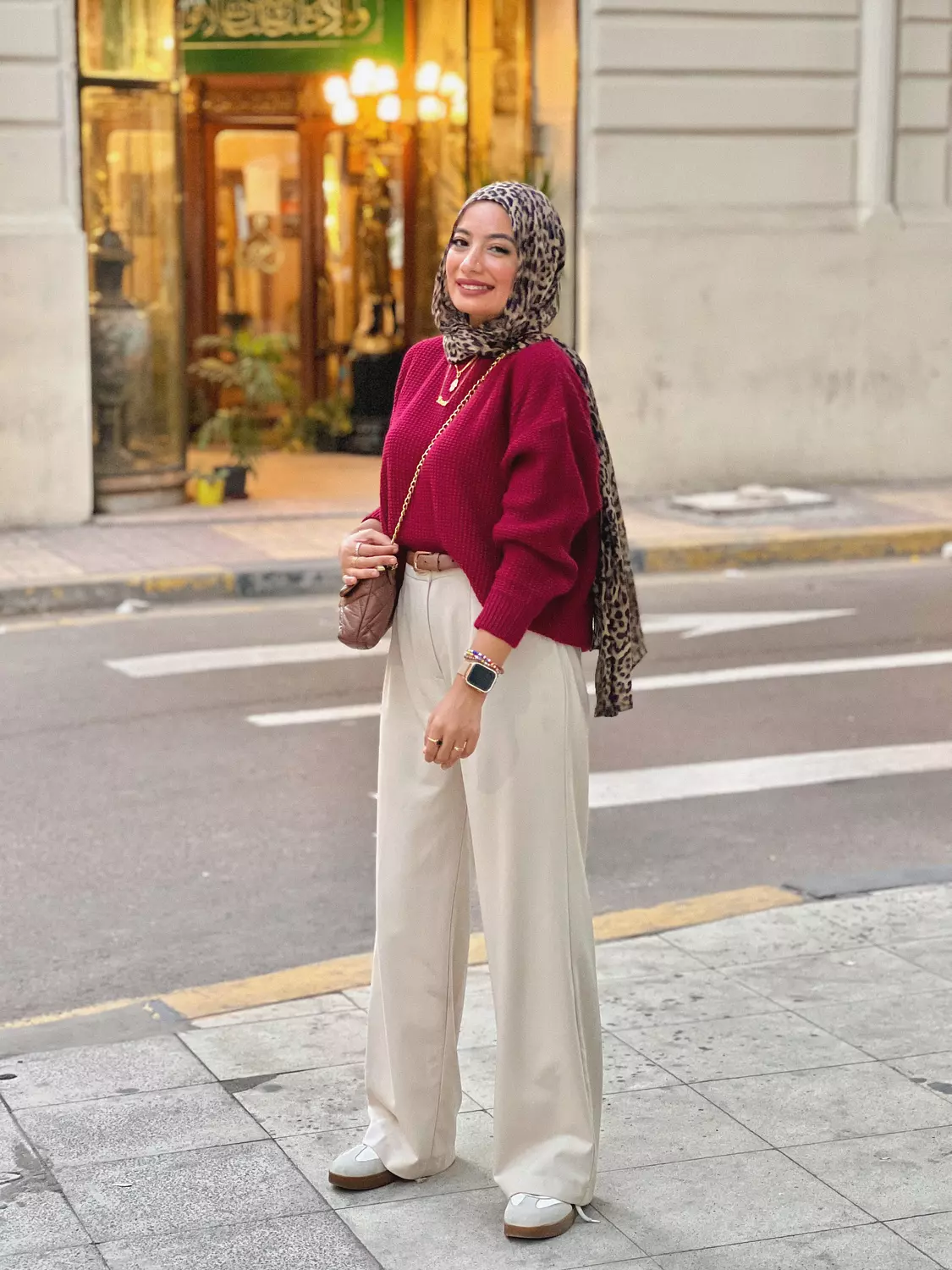 Dark red pullover  3