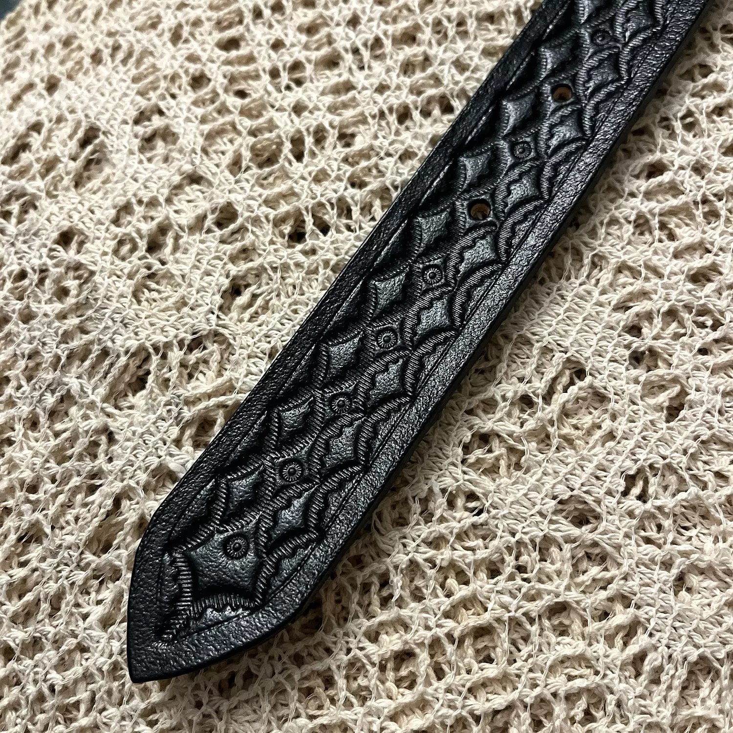 Tooled leather belt Shell & pearl pattern  5