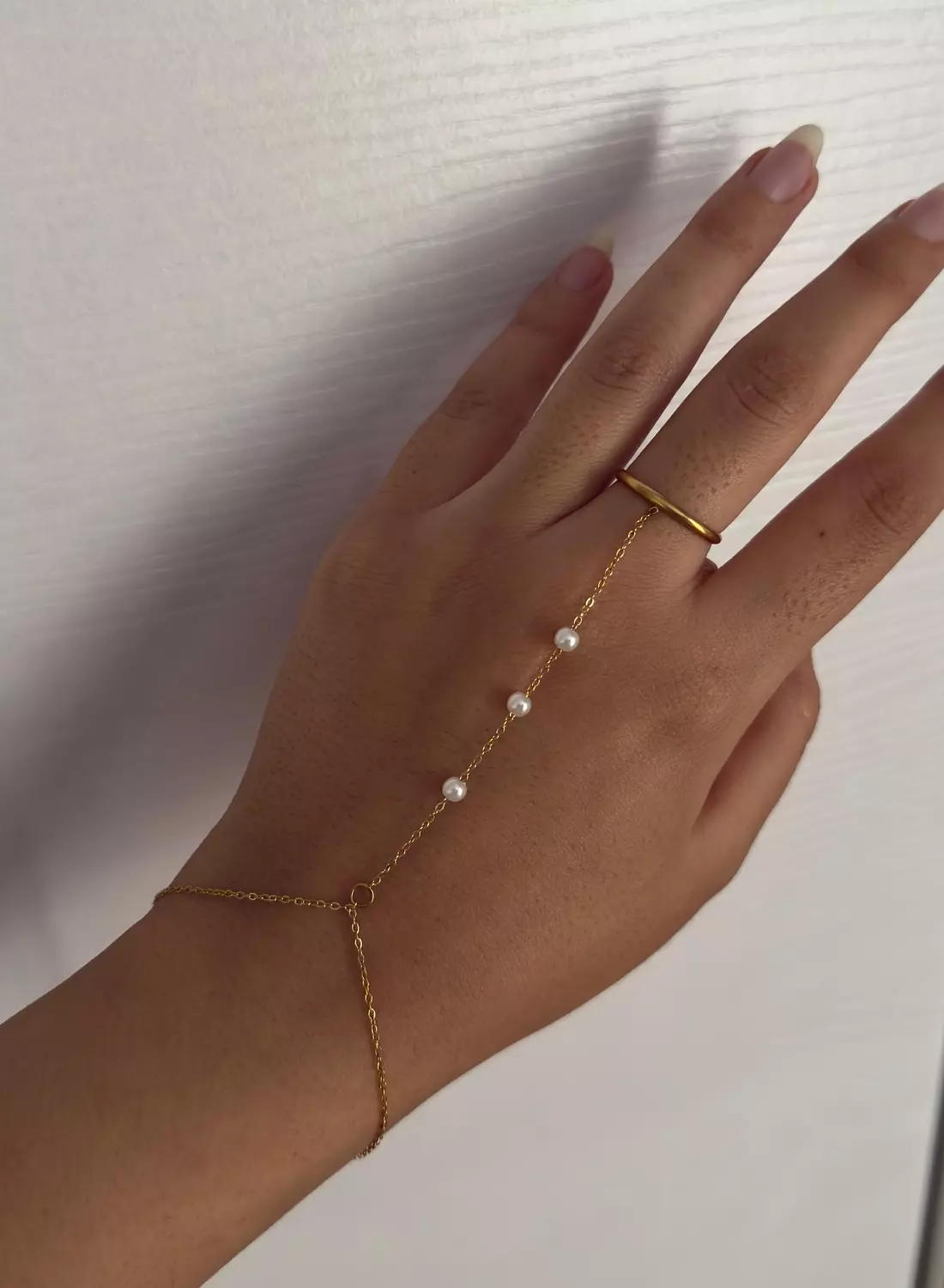 Pearla Handchain image