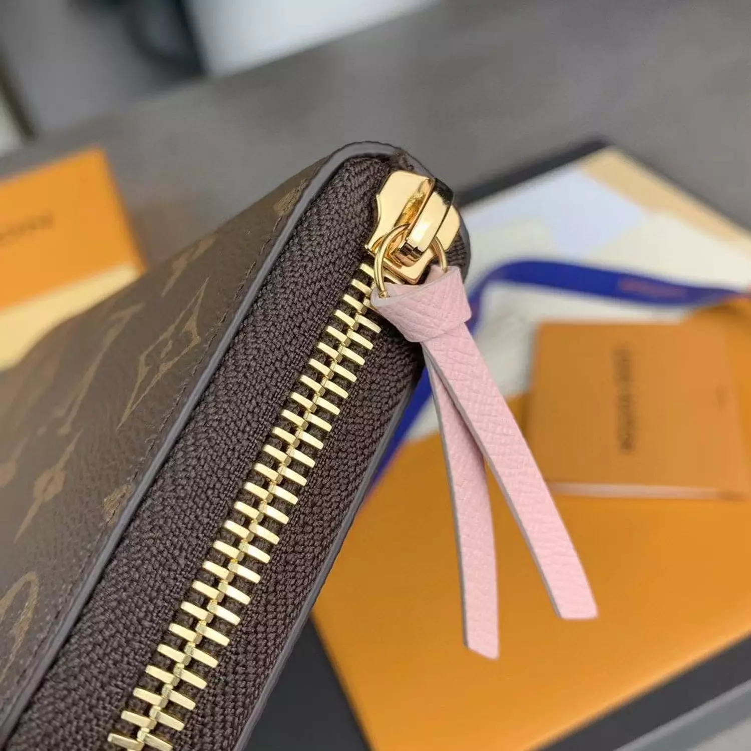 Lv wallet 6