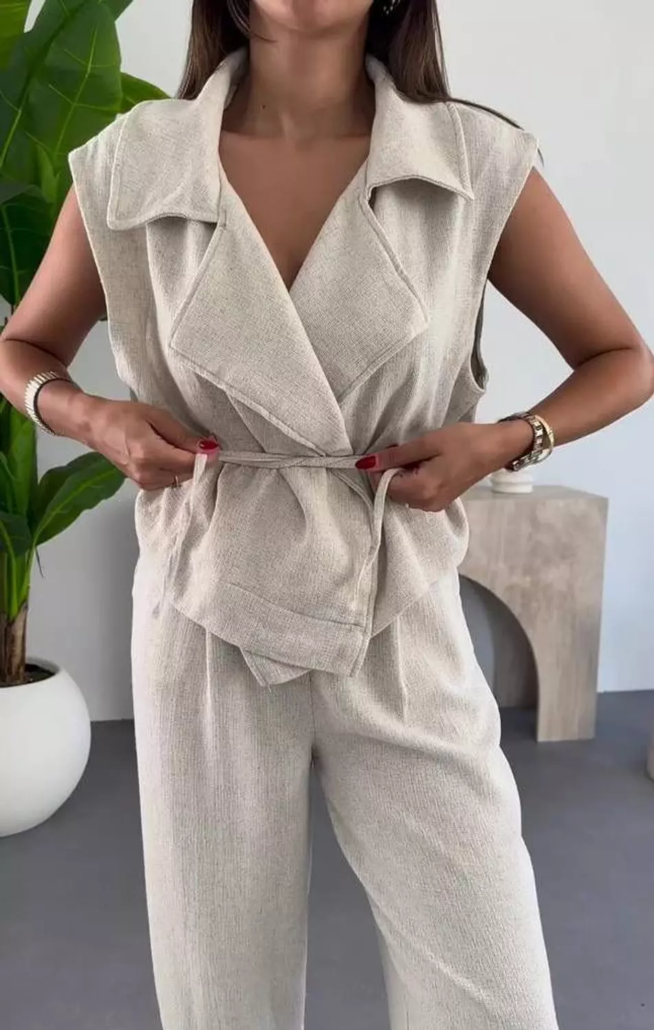 Linen Vest & Wide-Leg Trouser Set with Tie-Front Detail 2