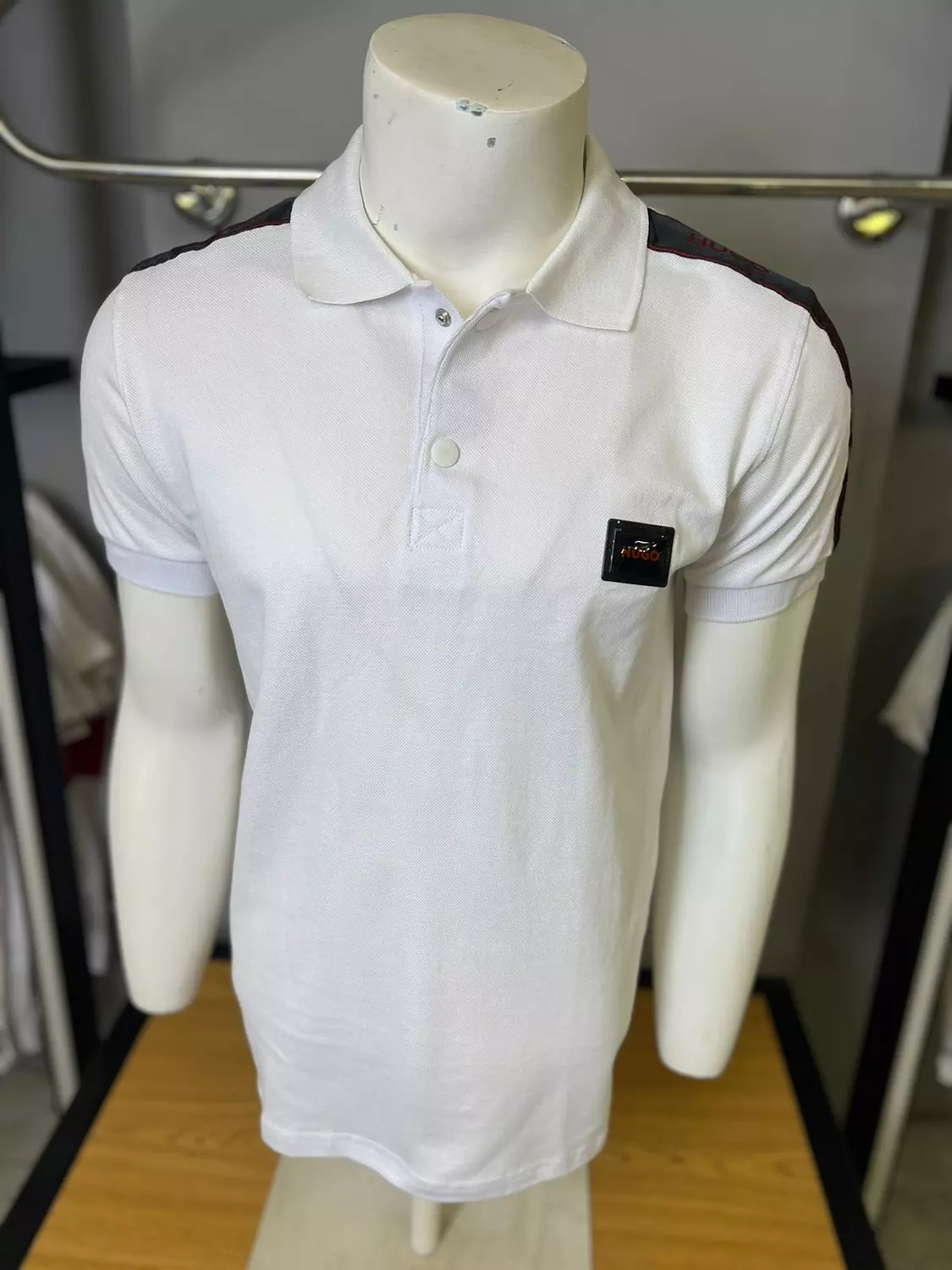 HUGO BOSS TSHIRT / 1462 3