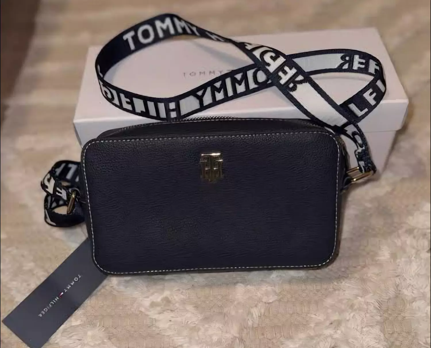 Tommy Hilfiger Camera Crossbody Bag  2