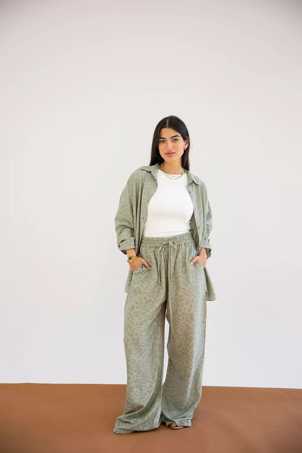 A Female Roar set in olive 1