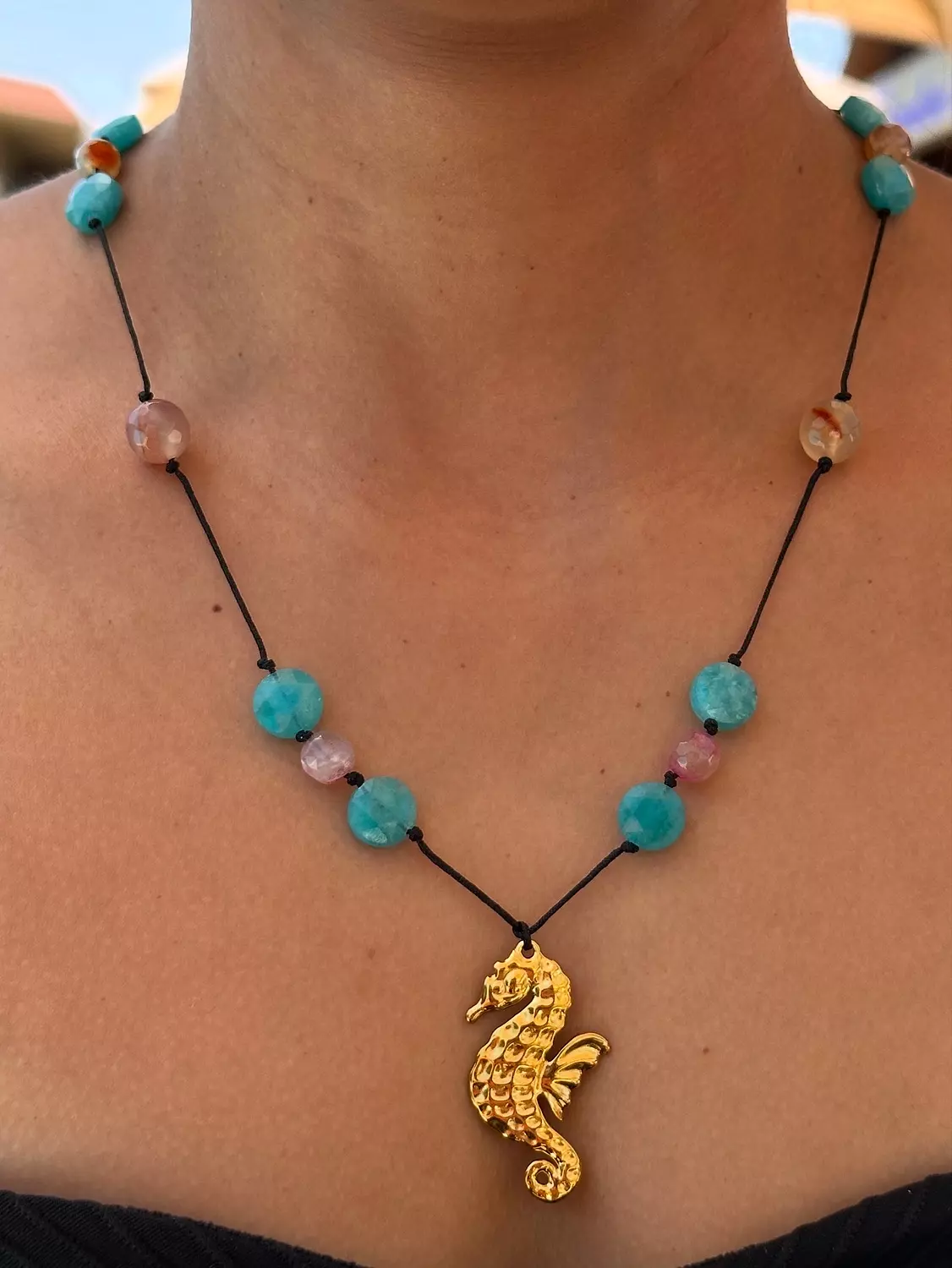Gold Seahorse image