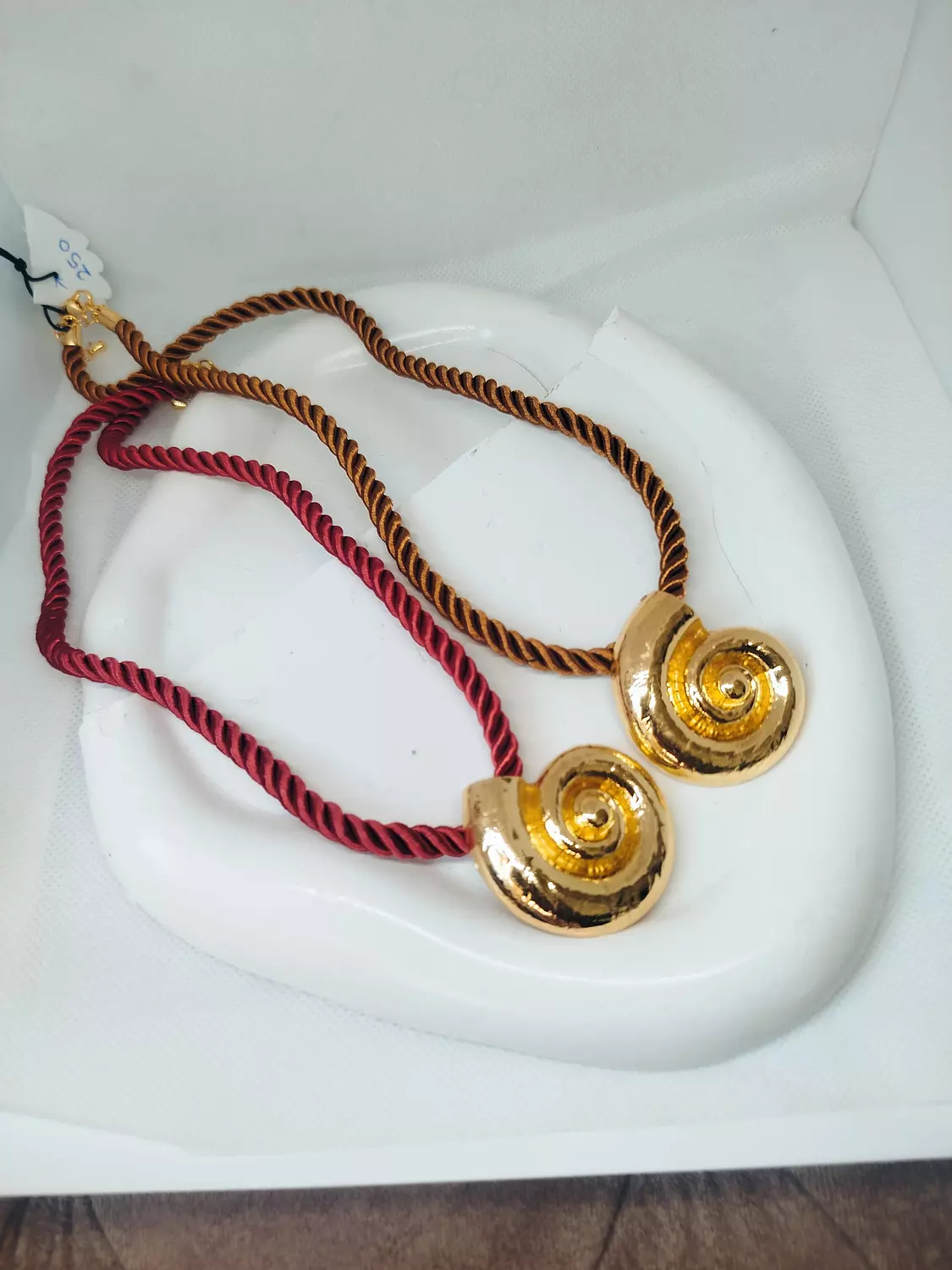 Chunky shell necklace  image