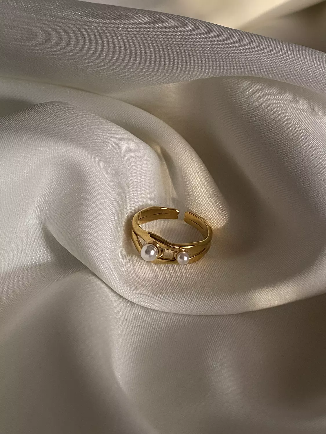 Layered Pearl Curved Ring image