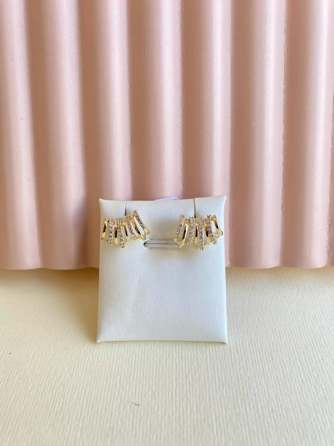 Glowique earring image