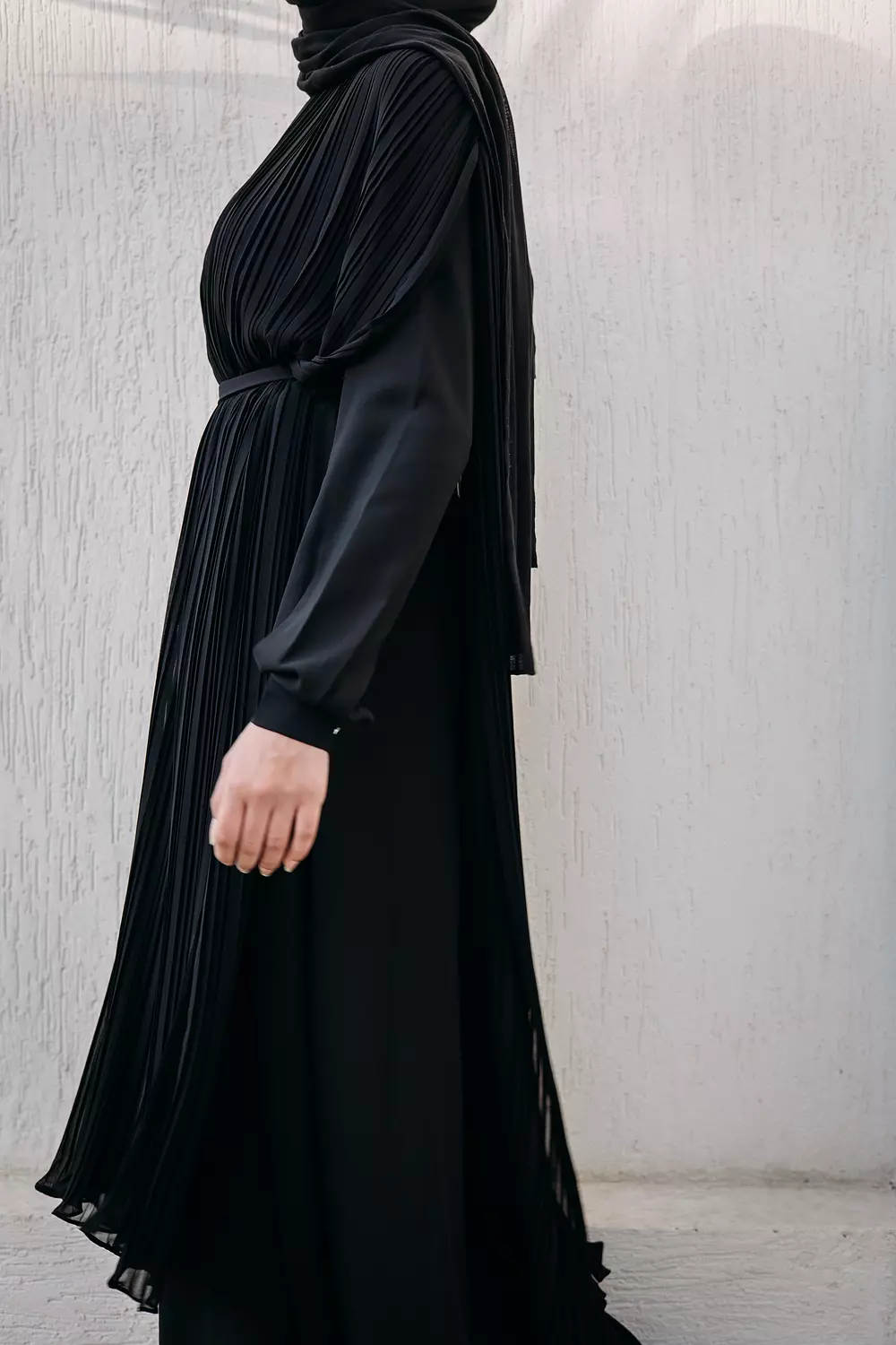 Night Blooming Abaya in Black 5