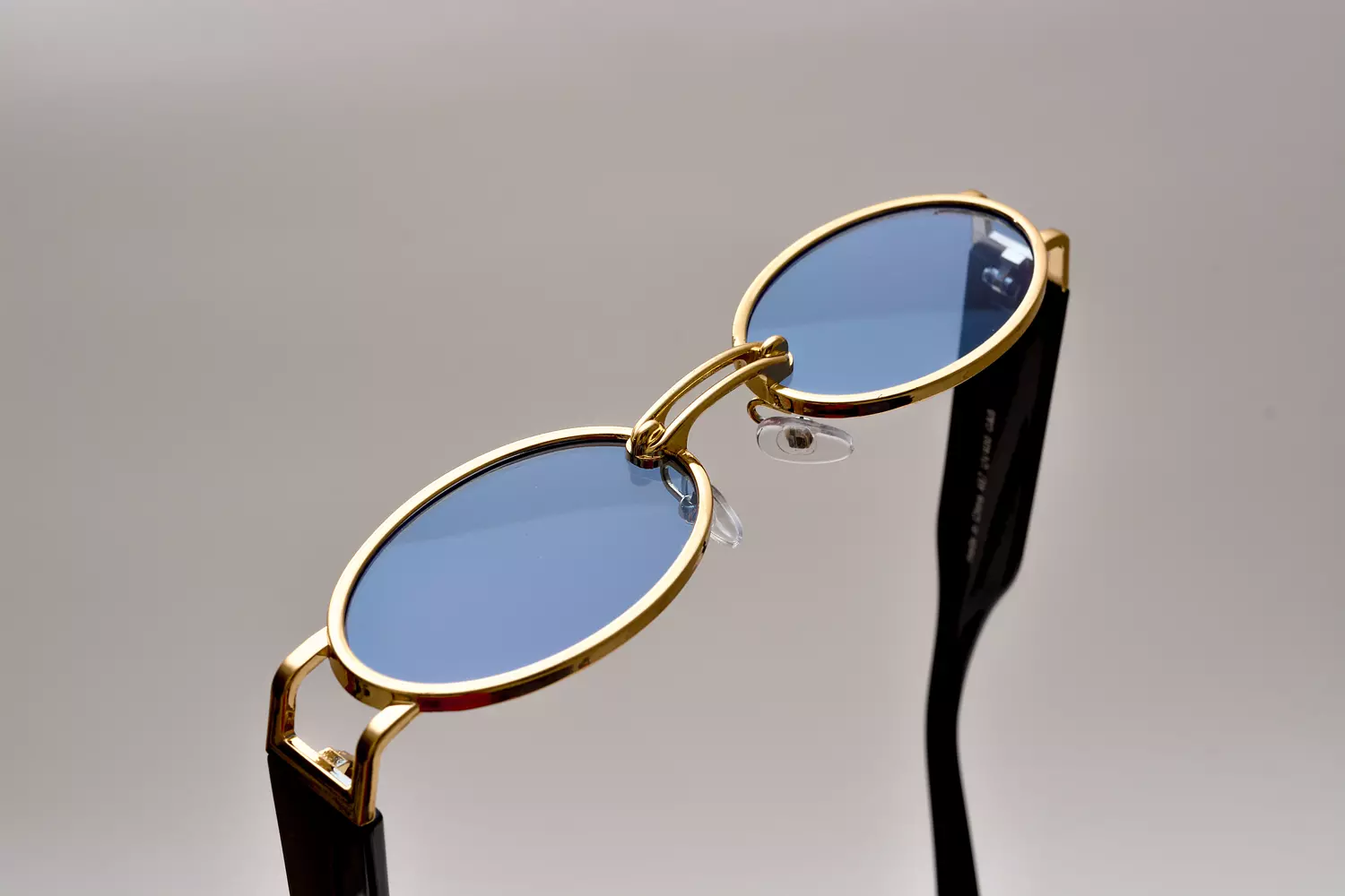 <p><strong><span style="color: rgb(0, 0, 0)">y2k sunglasses</span></strong></p>