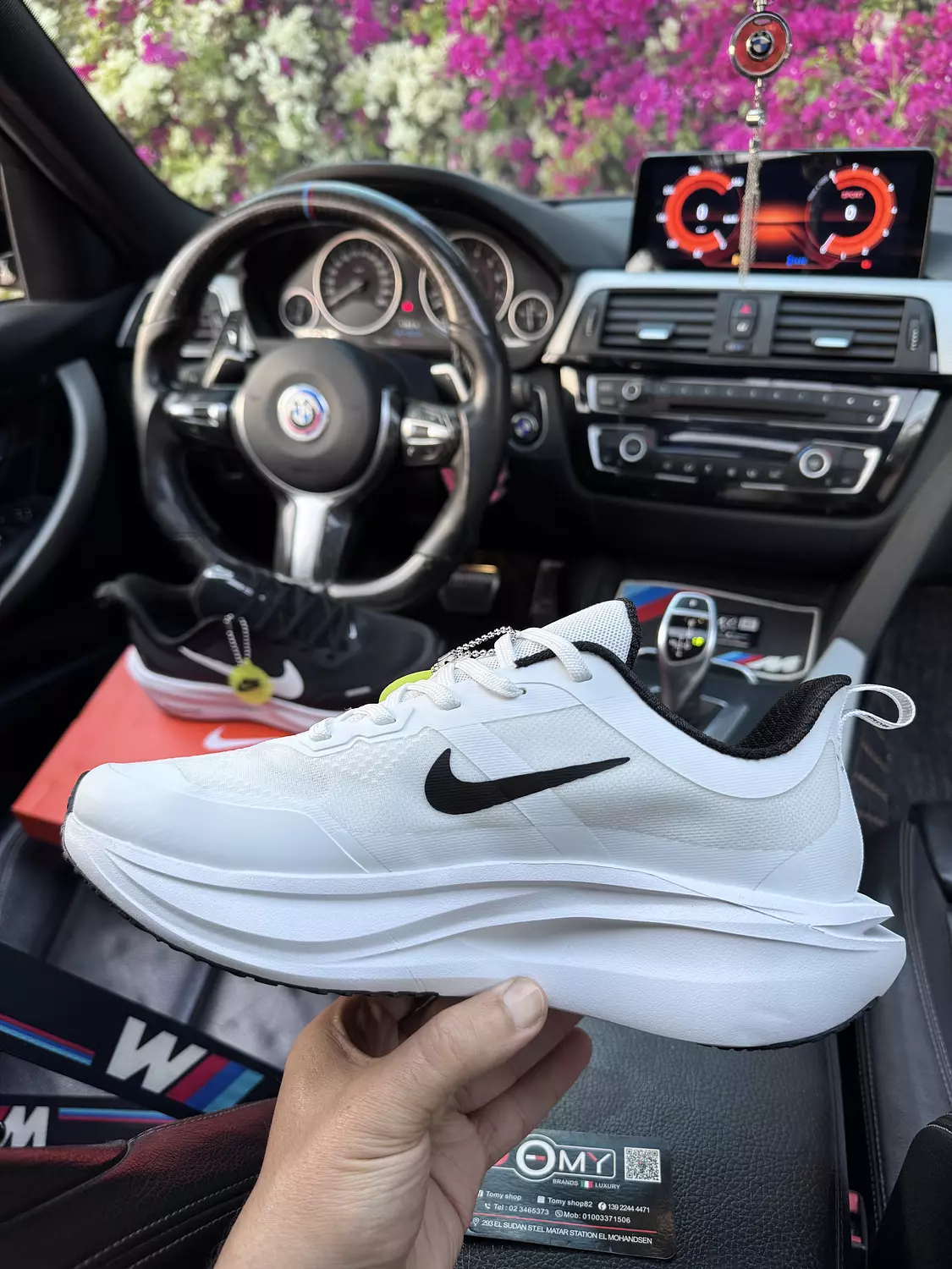 NIKE ZOOMX RUN hover image