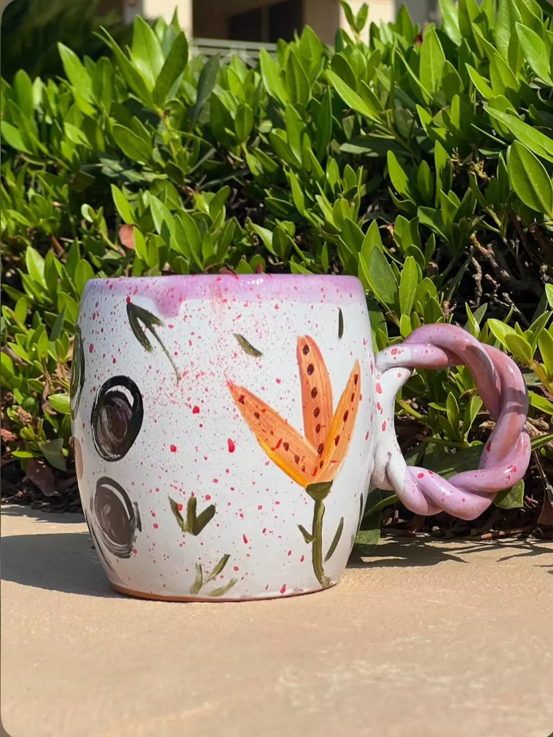 Mauvy Fleurie curly mug 1