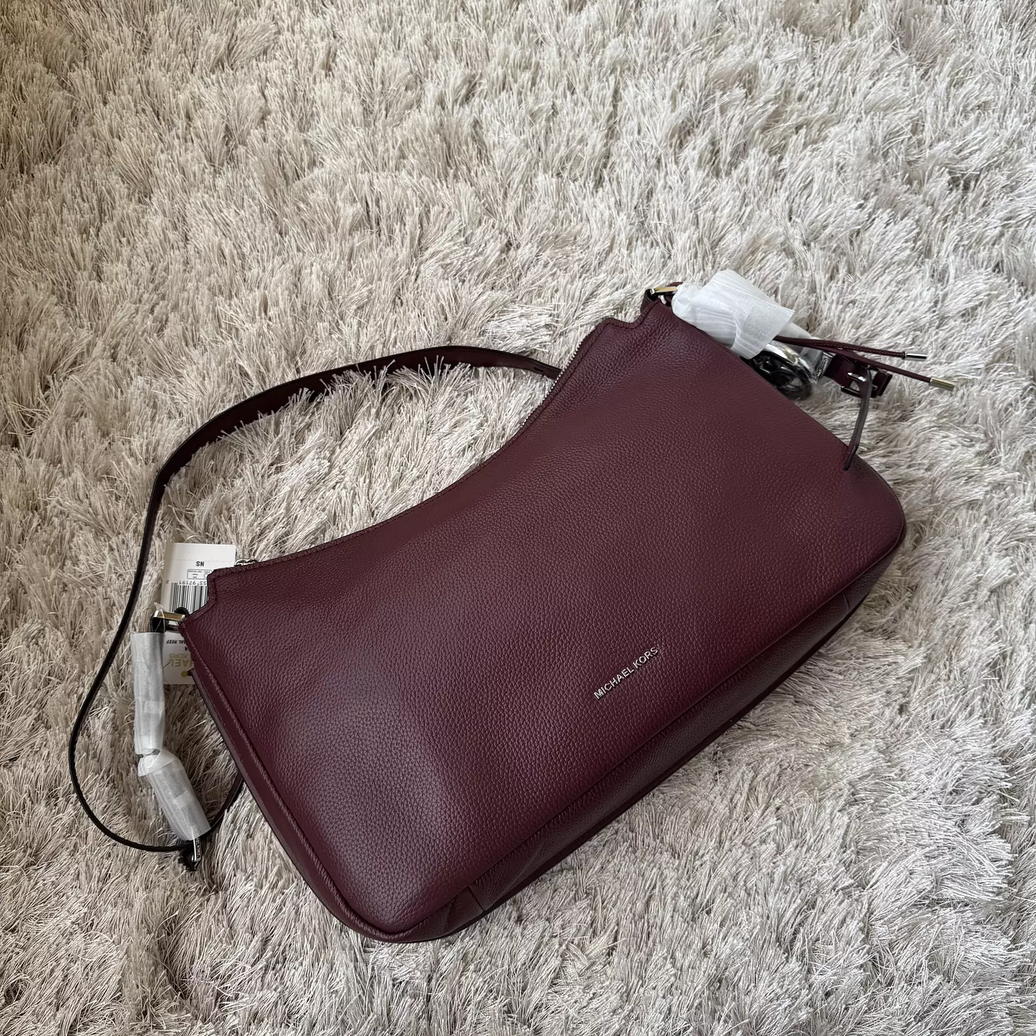 MICHAEL MICHAEL KORS Nolita Medium in burgandy Shoulder Bag  4