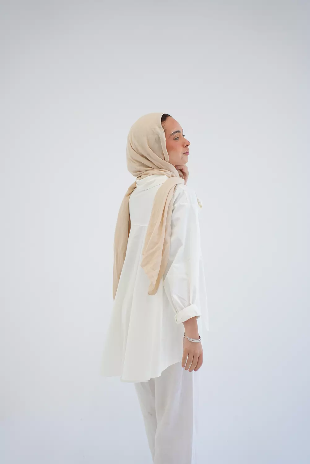 EVERYDAY POPLIN SHIRT IN OFF-WHITE 1