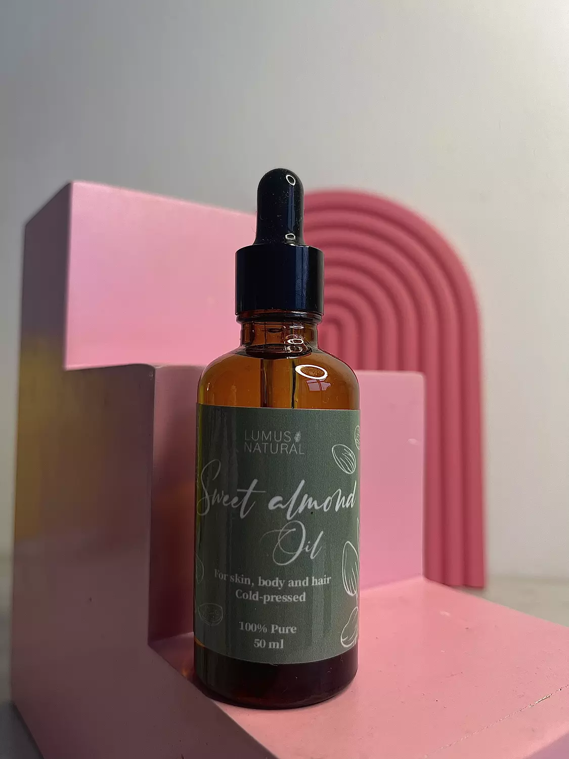 SWEET ALMOND OIL image