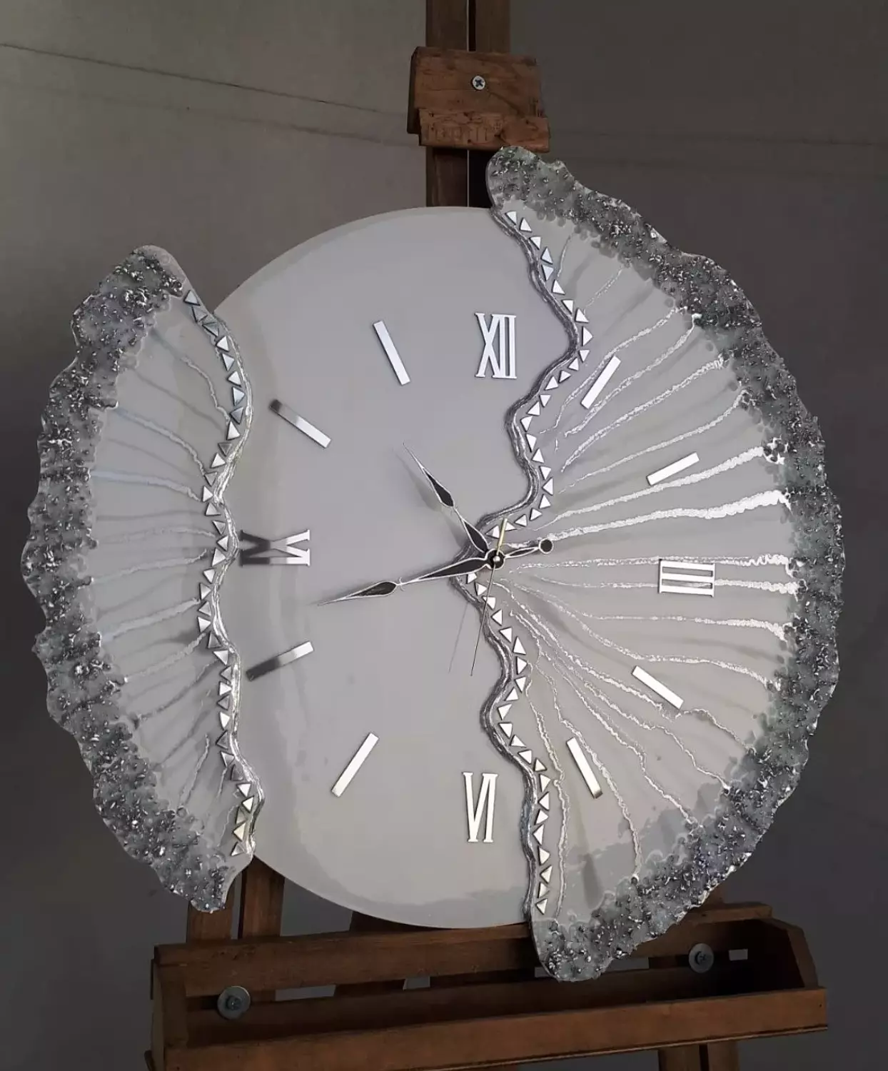 White rose clock image