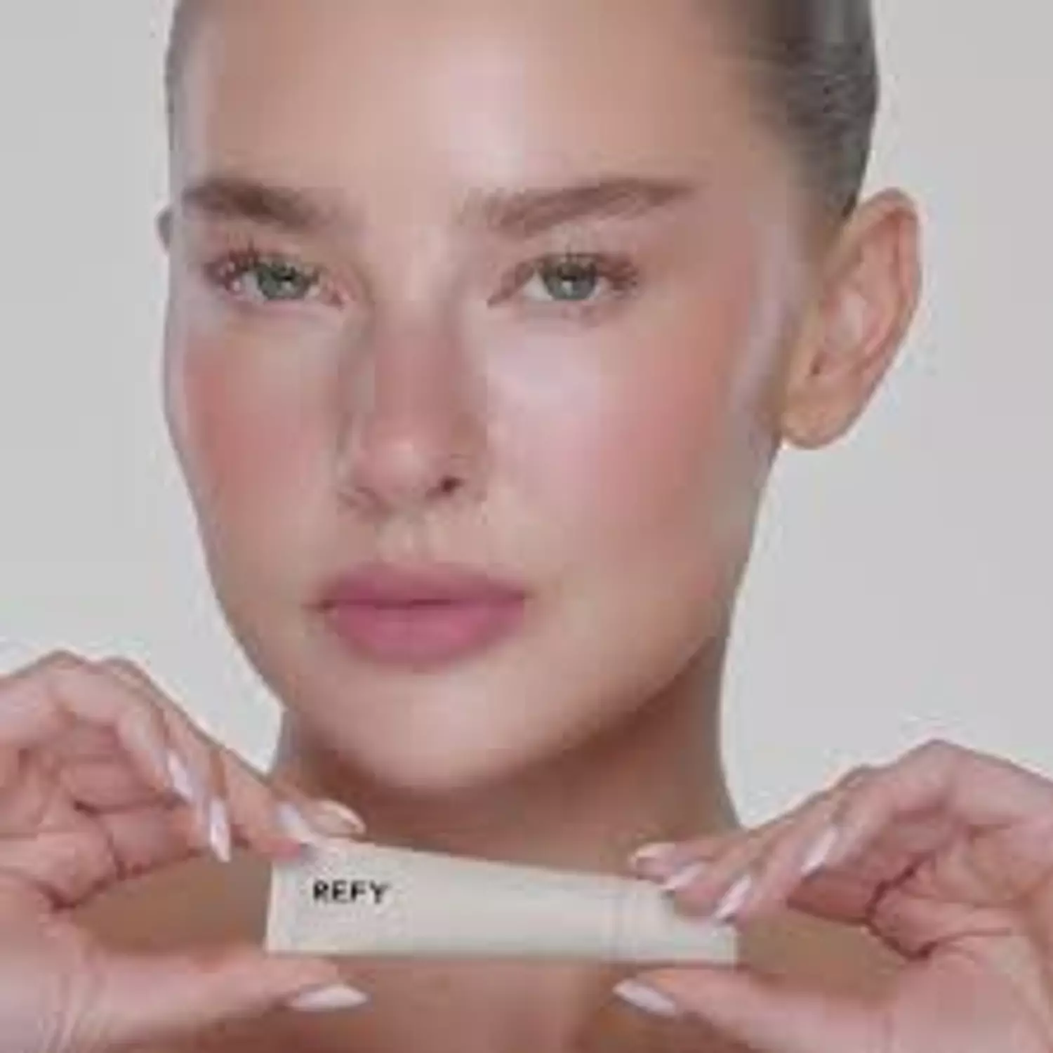  Refy LIP GLOSS High-shine lip gloss  7