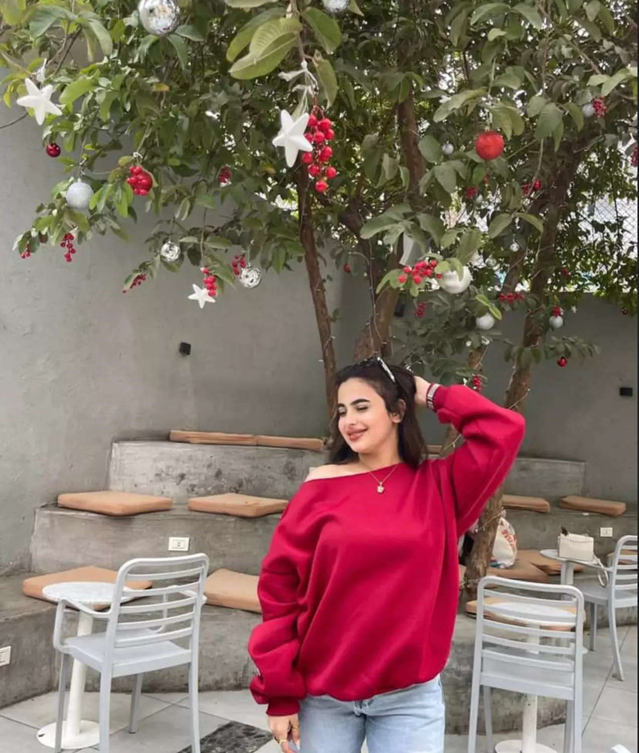 hoodie off shoulder 2