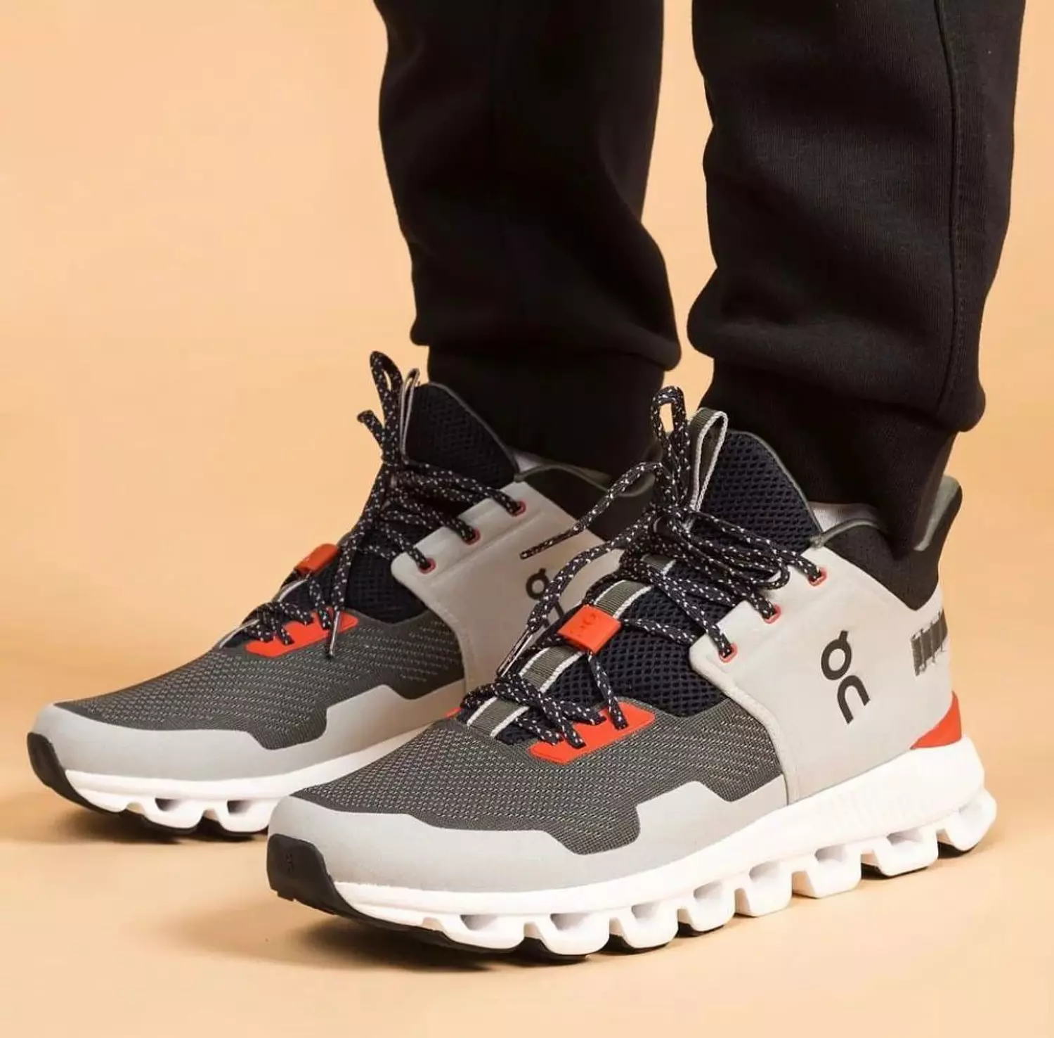 <p style="text-align: center"><br><strong>On cloud</strong></p>