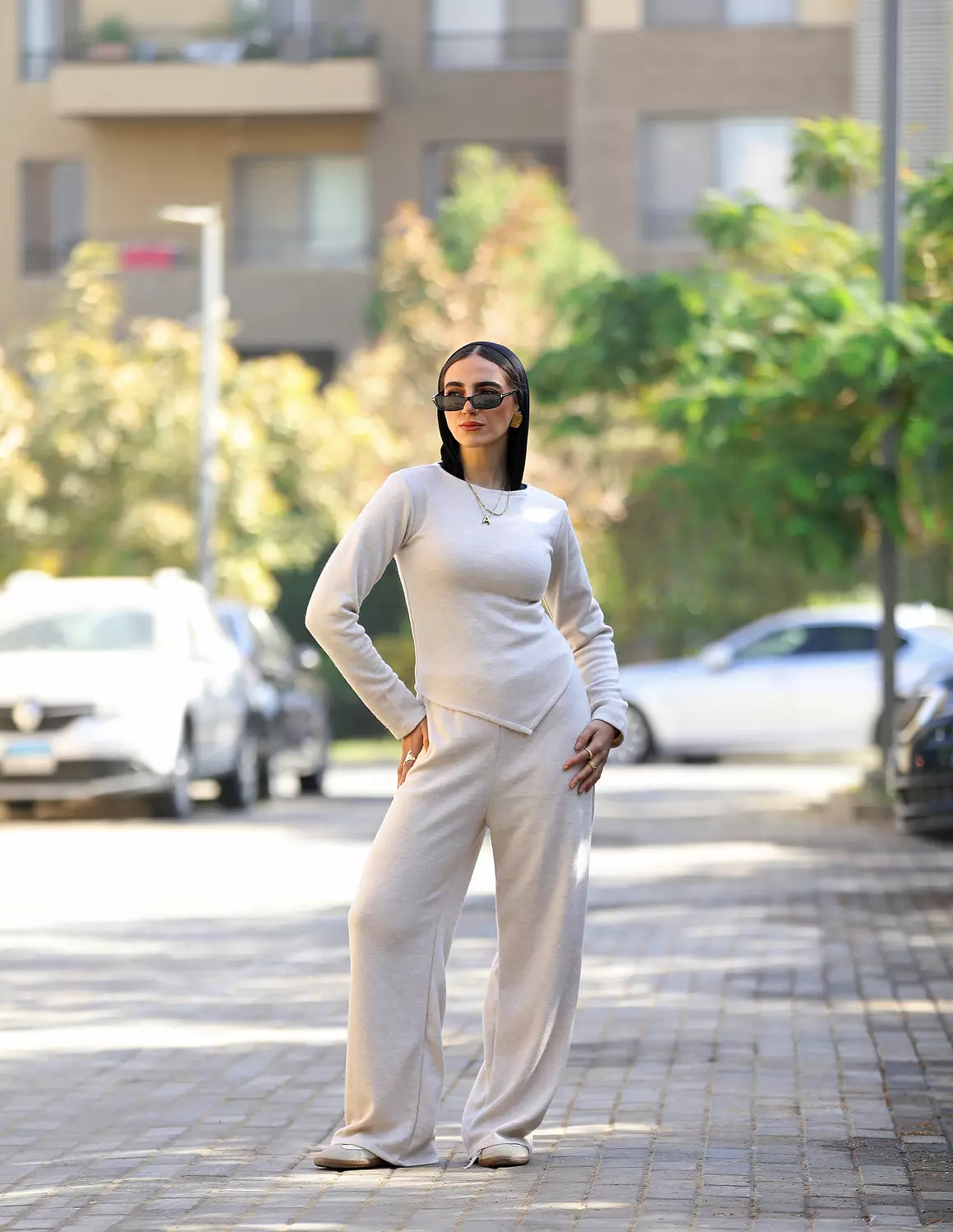 Light beige cardigan set image