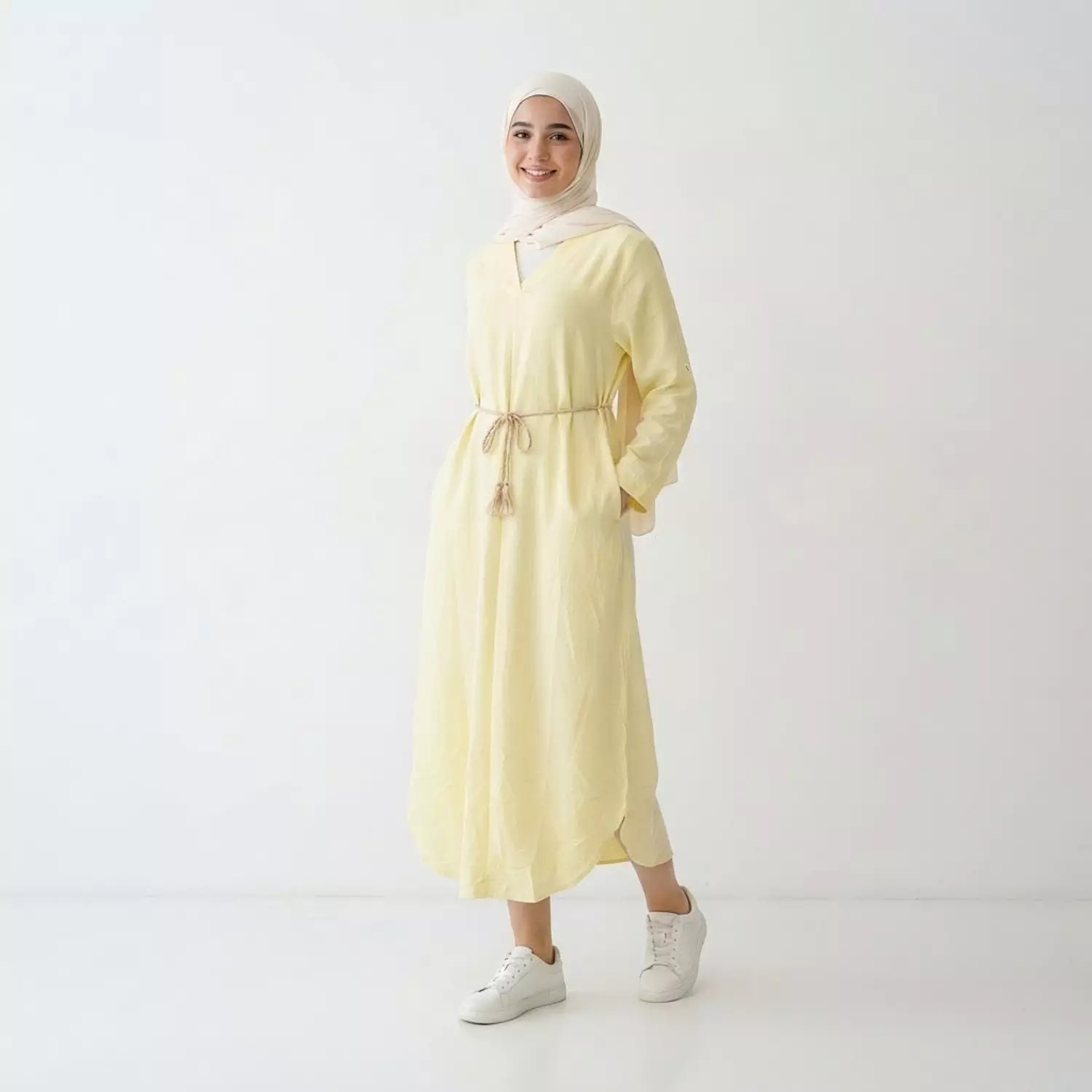 Elegant Tie-Waist Midi Dress 1