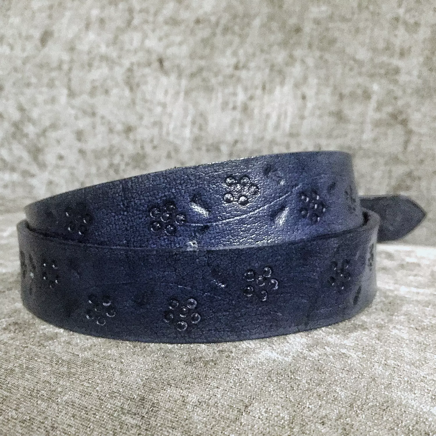 Tooled leather belt - Floral vine 6