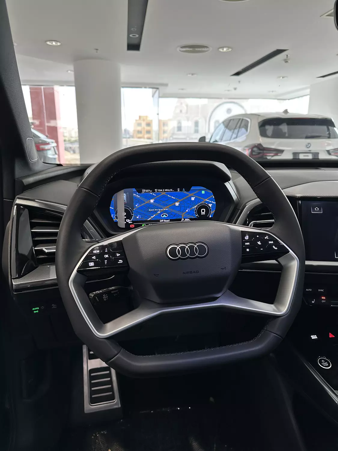 AUDI Q5 Etron  4